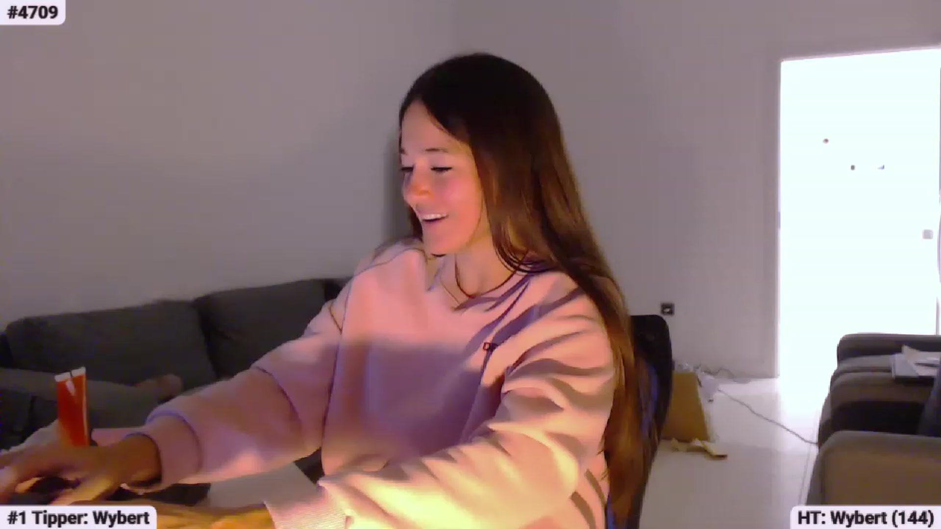 Gallery image thumbnail from Lucky_V's myfreecams stream on, 07/17/2023, 24:31 image 19 of 20