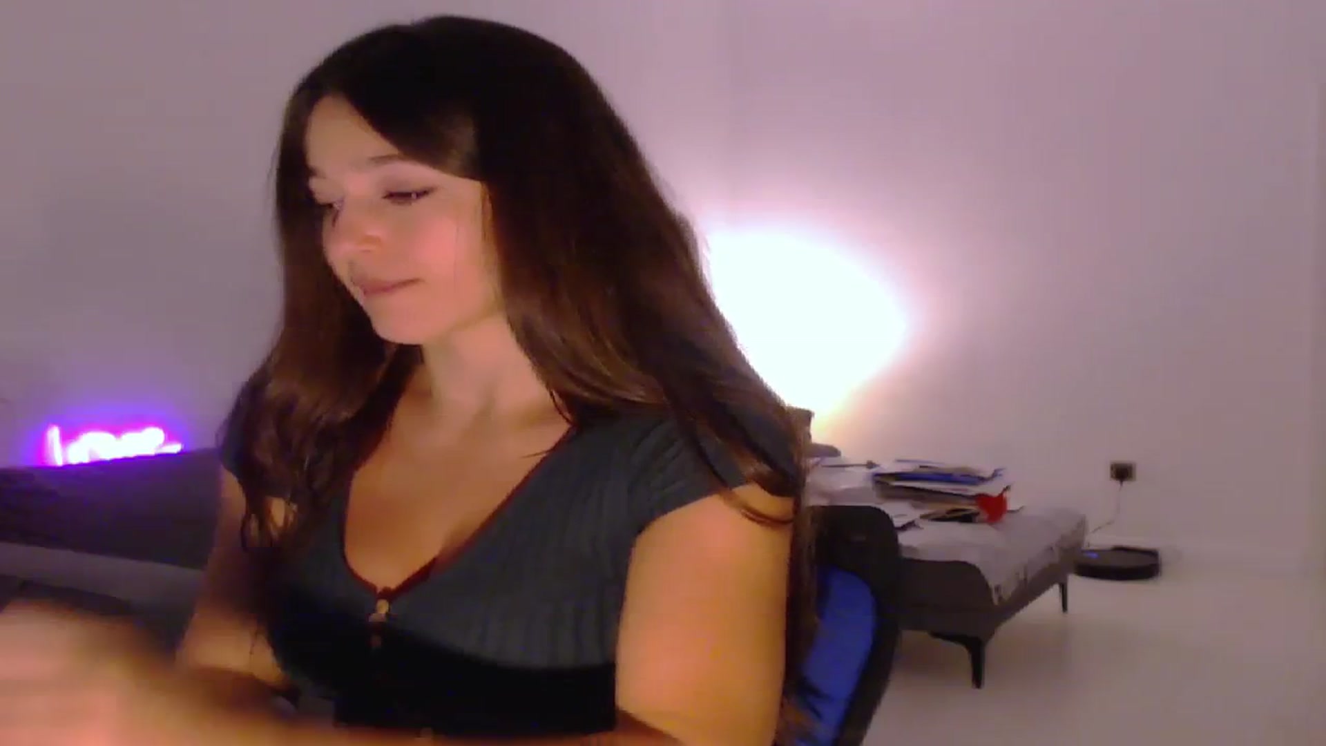 Gallery image thumbnail from Lucky_V's myfreecams stream on, 08/19/2023, 01:41 image 13 of 20