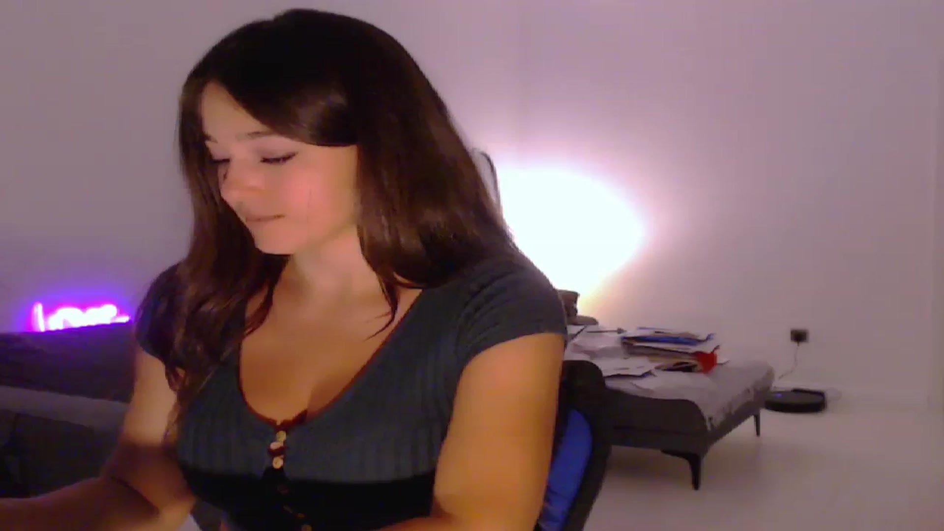 Gallery image thumbnail from Lucky_V's myfreecams stream on, 08/19/2023, 01:41 image 7 of 20