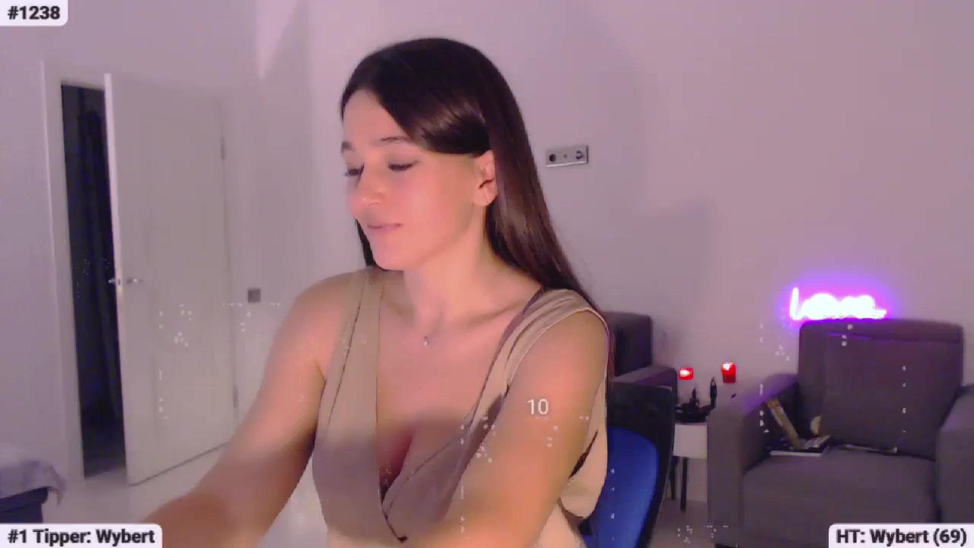 Gallery image thumbnail from Lucky_V's myfreecams stream on, 10/28/2023, 21:52 image 20 of 20
