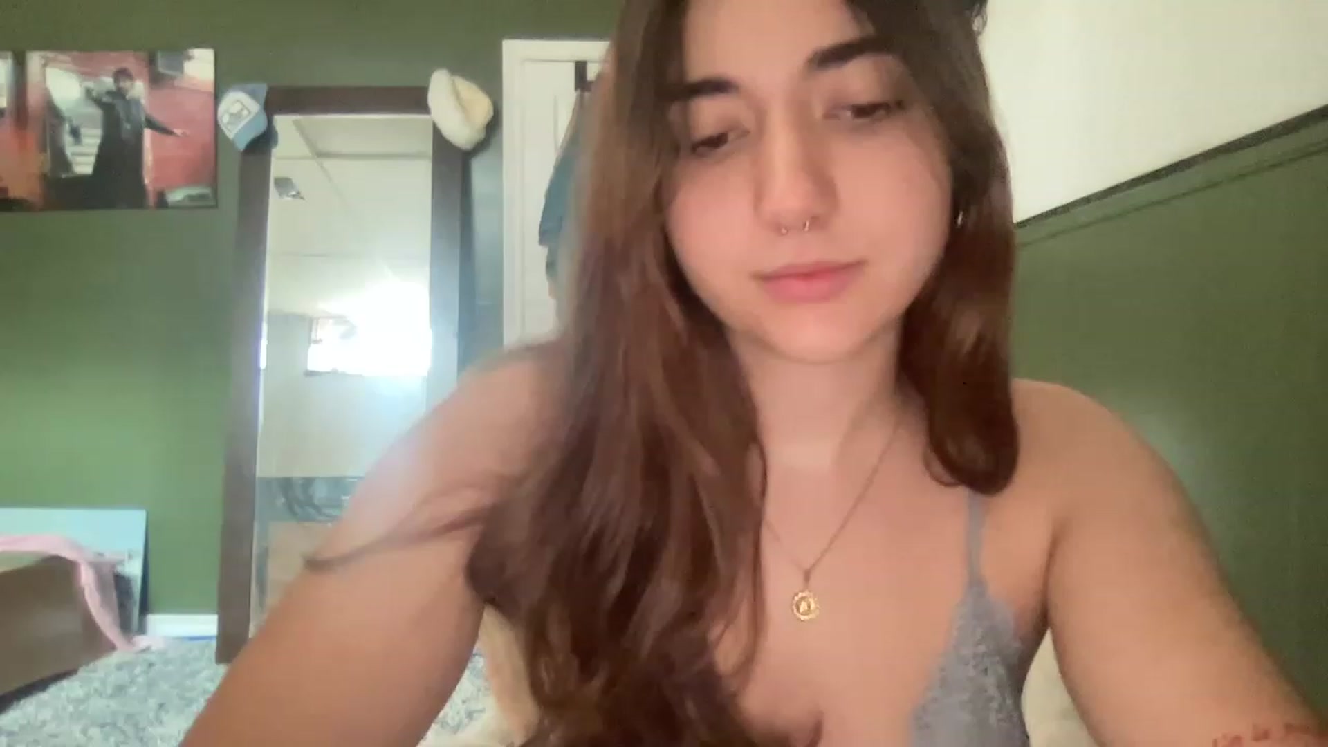 Gallery image thumbnail from Luckylibra555's myfreecams stream on, 06/16/2023, 20:06 image 14 of 20
