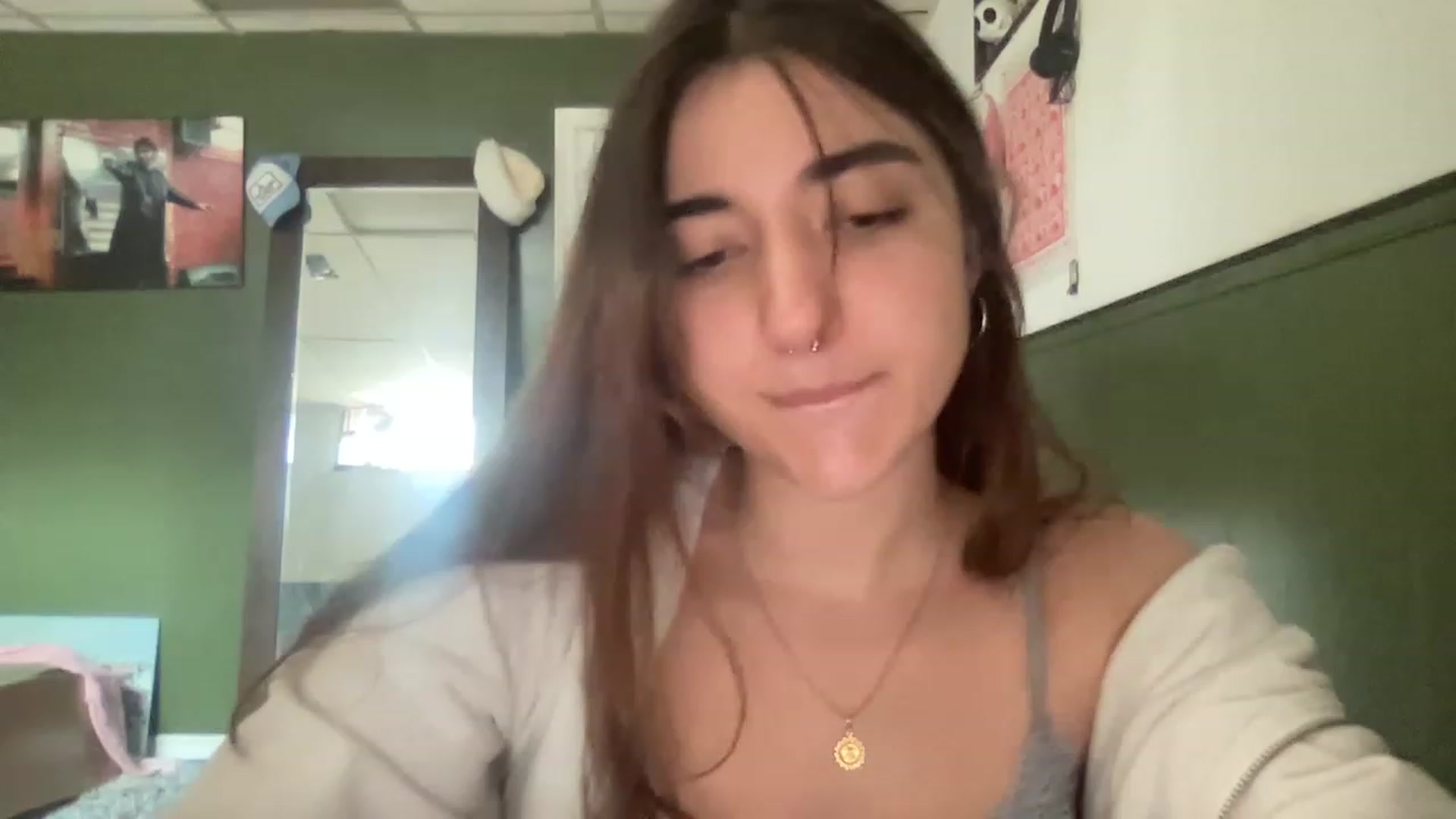 Gallery image thumbnail from Luckylibra555's myfreecams stream on, 06/16/2023, 20:06 image 10 of 20
