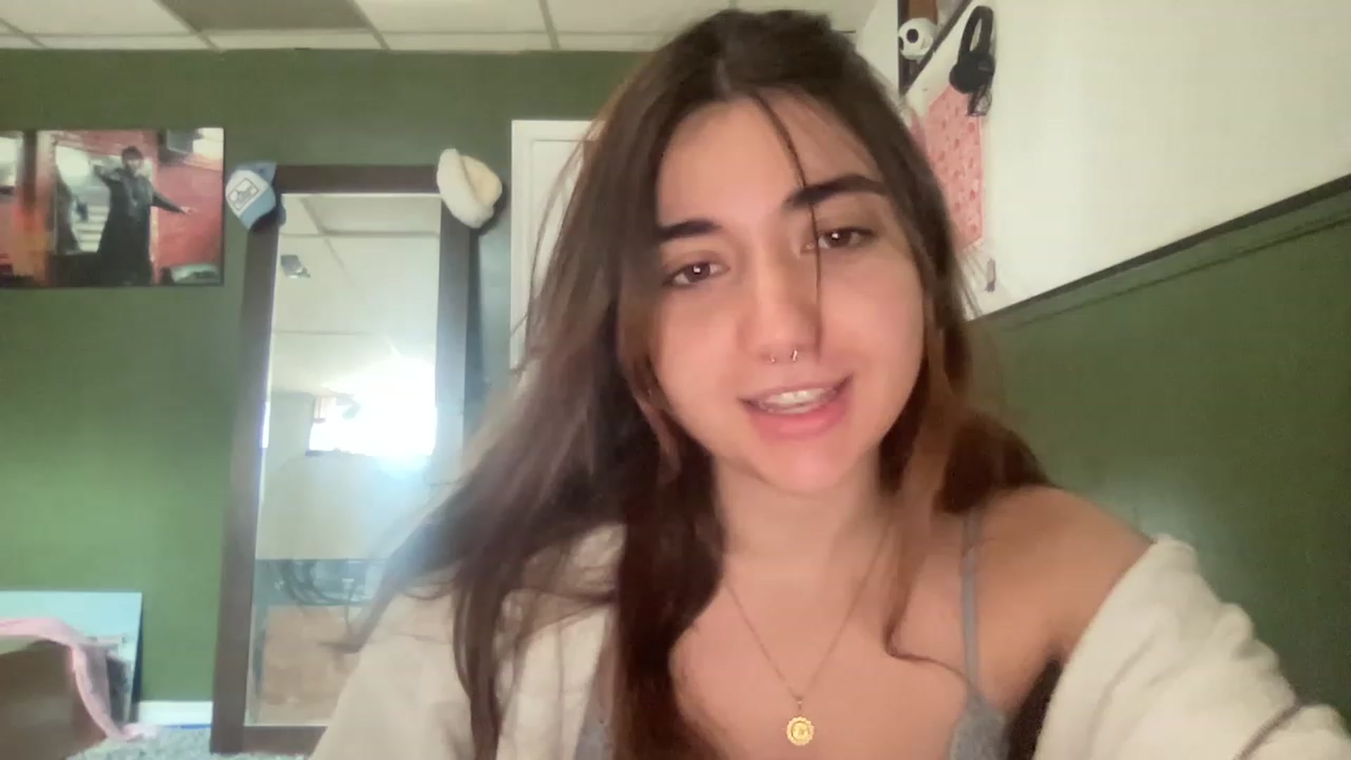 Gallery image thumbnail from Luckylibra555's myfreecams stream on, 06/16/2023, 20:06 image 8 of 20