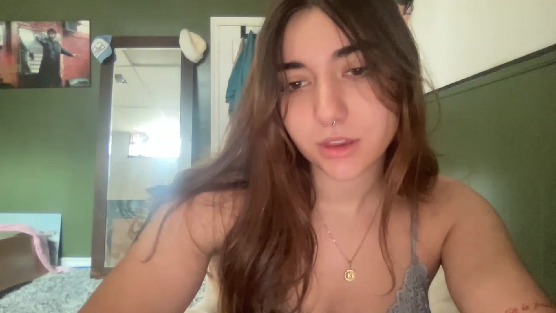 Gallery image thumbnail from Luckylibra555's myfreecams stream on, 06/16/2023, 20:06 image 16 of 20
