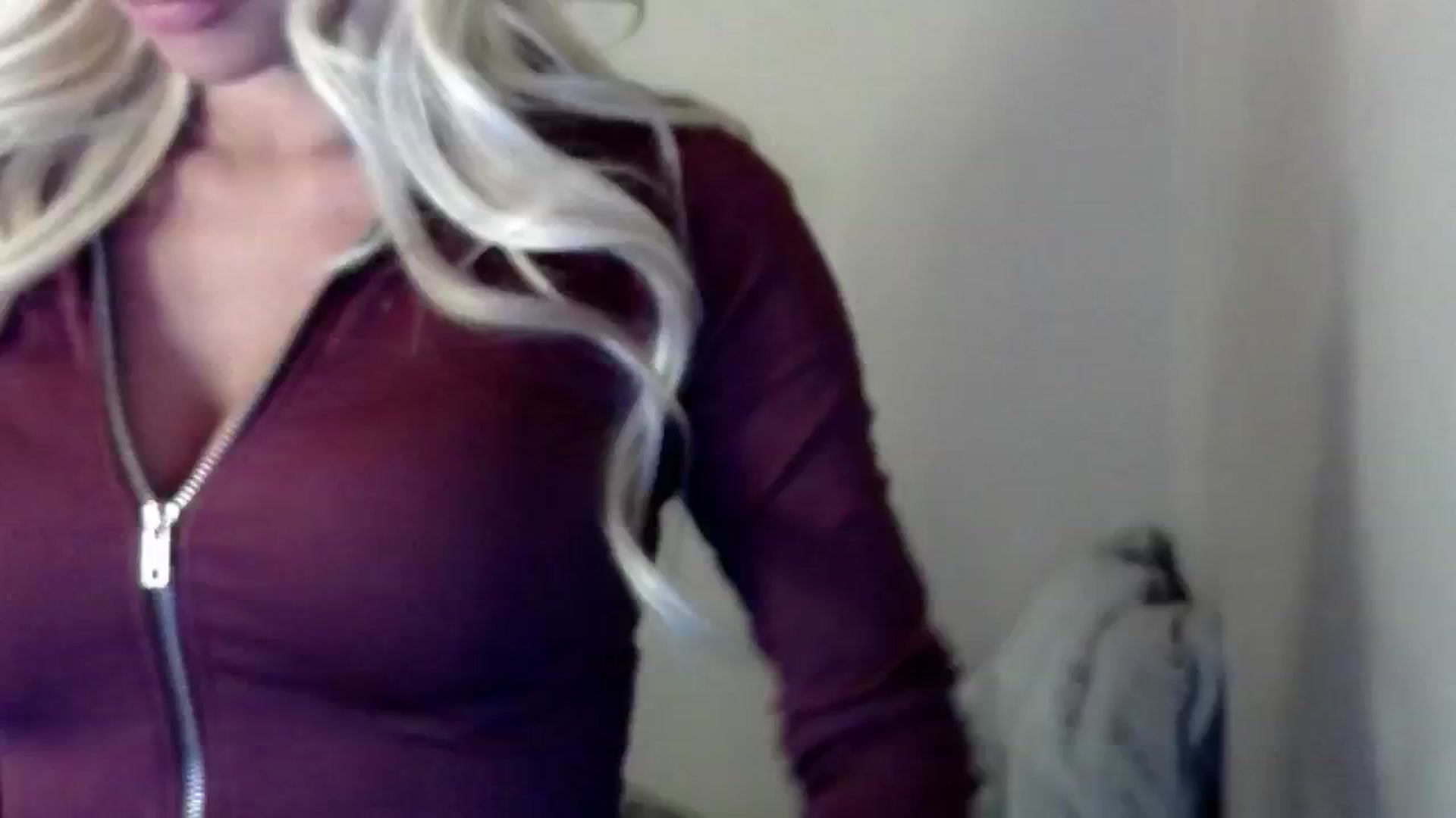 Gallery image thumbnail from LuckyyXx's myfreecams stream on, 10/08/2024, 13:02 image 15 of 20