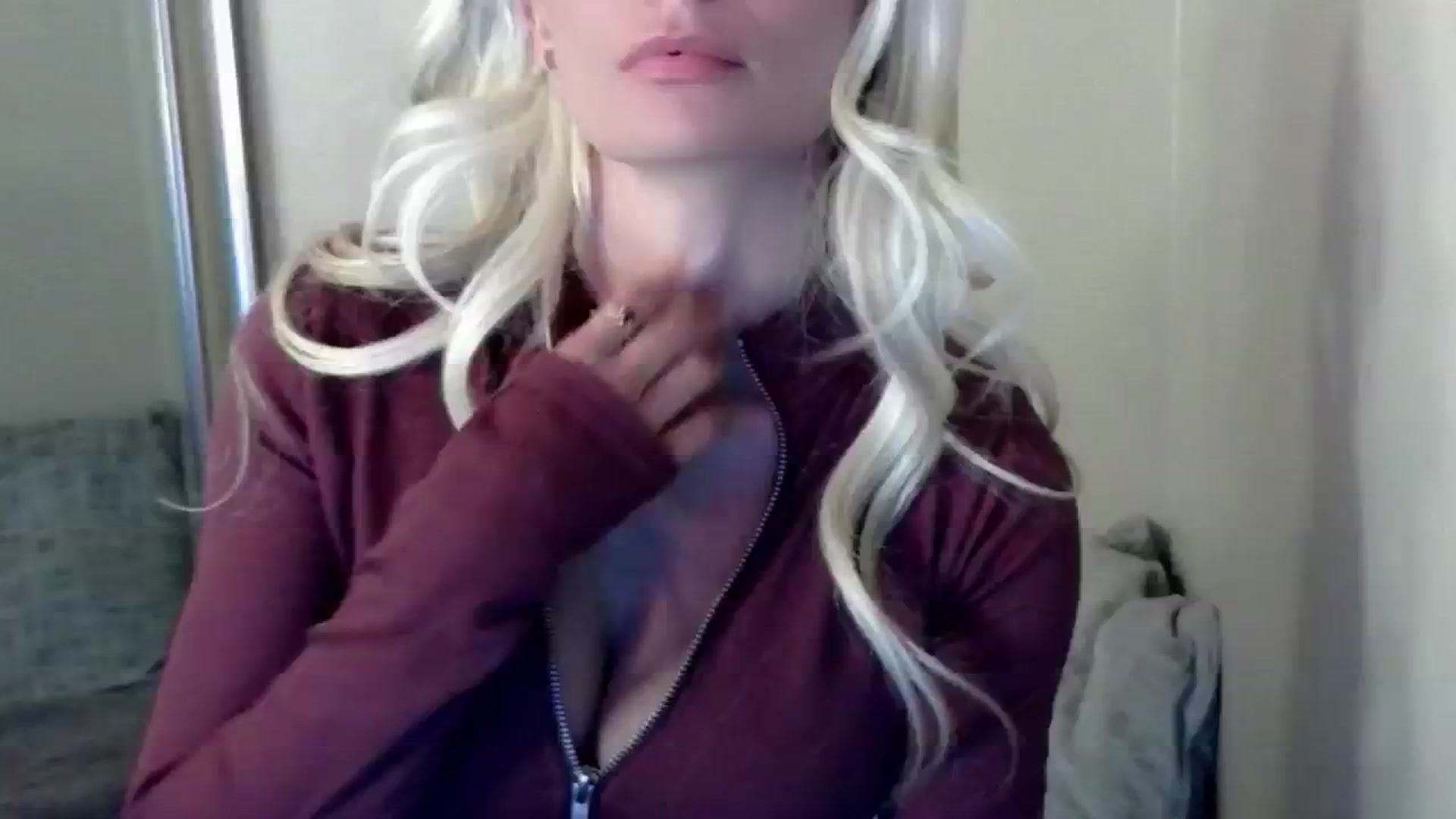 Gallery image thumbnail from LuckyyXx's myfreecams stream on, 10/08/2024, 13:02 image 9 of 20