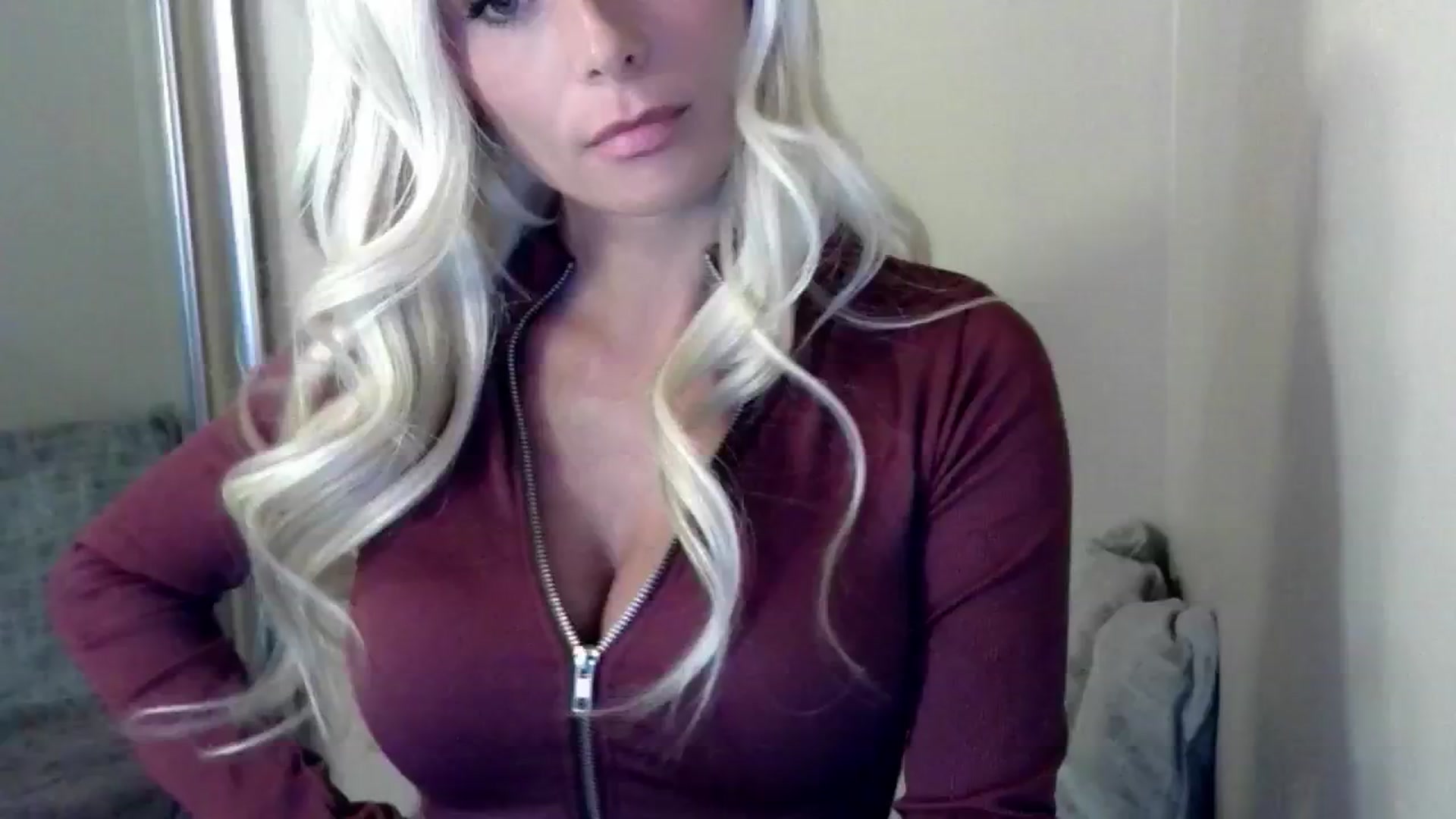 Gallery image thumbnail from LuckyyXx's myfreecams stream on, 10/08/2024, 13:02 image 19 of 20