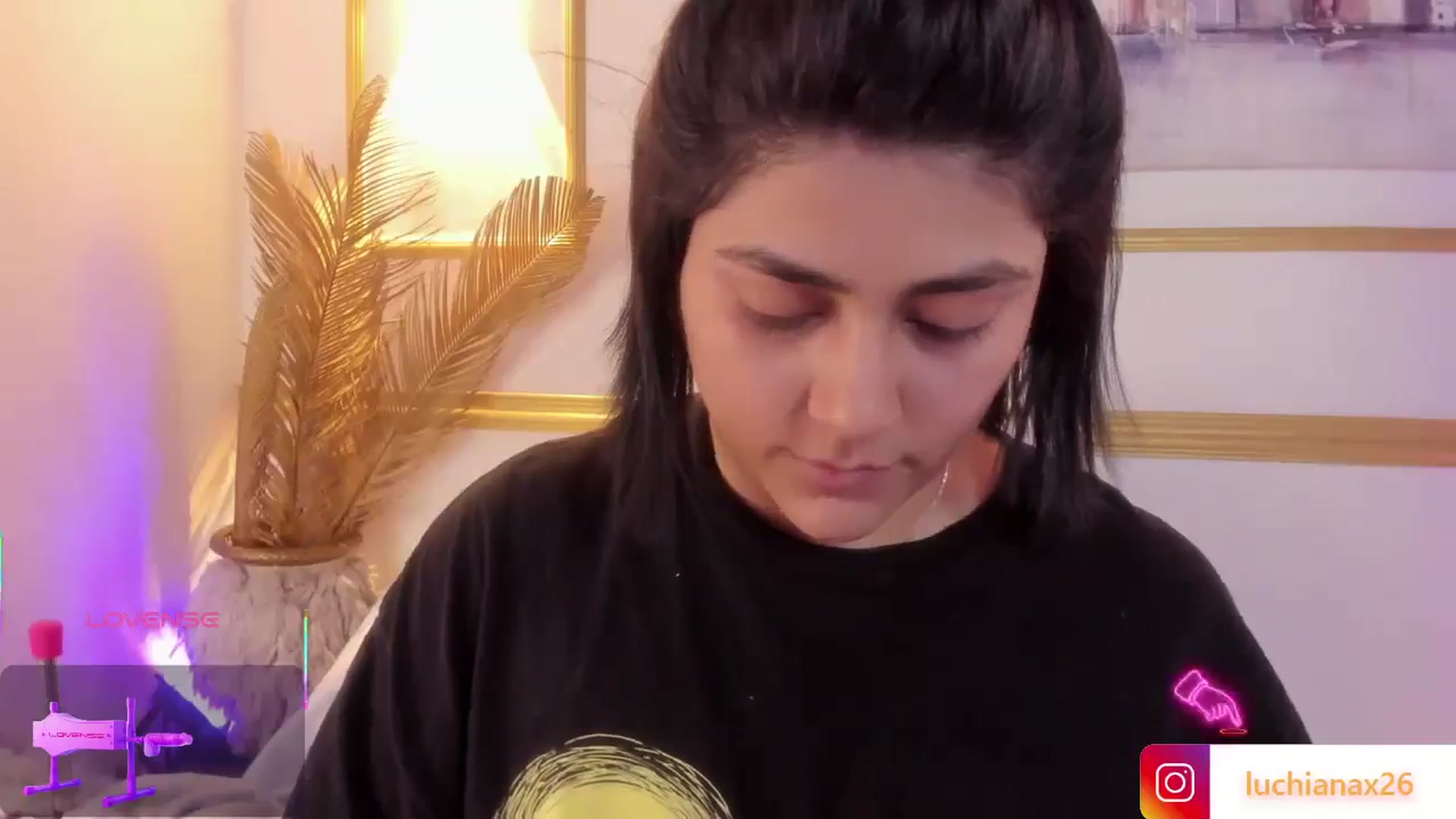 Gallery image thumbnail from Lucy26_'s myfreecams stream on, 05/28/2025, 10:14 image 19 of 20