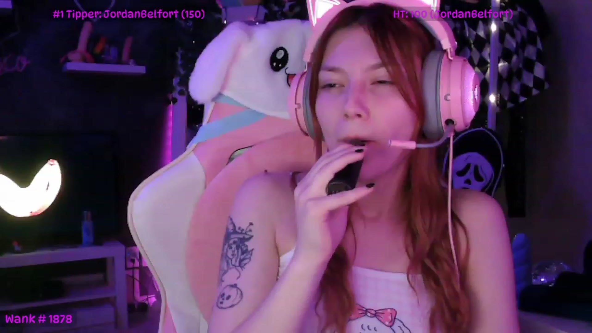 Gallery image thumbnail from LucyAmatura's myfreecams stream on, 11/19/2022, 10:01 image 1 of 20