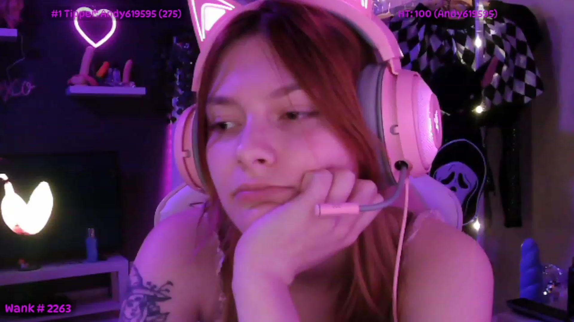 Gallery image thumbnail from LucyAmatura's myfreecams stream on, 11/29/2022, 06:21 image 12 of 20