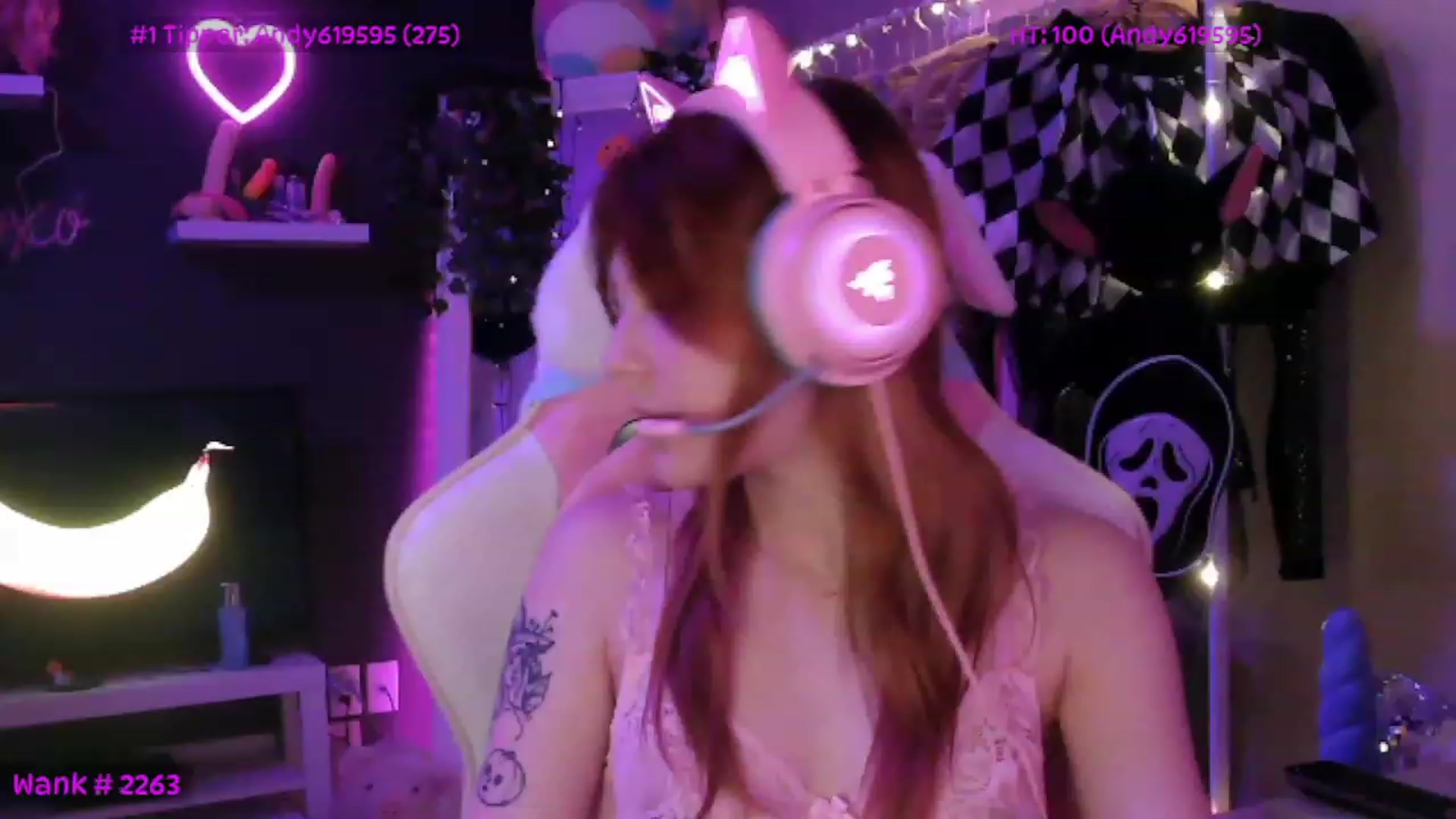 Gallery image thumbnail from LucyAmatura's myfreecams stream on, 11/29/2022, 06:21 image 5 of 20