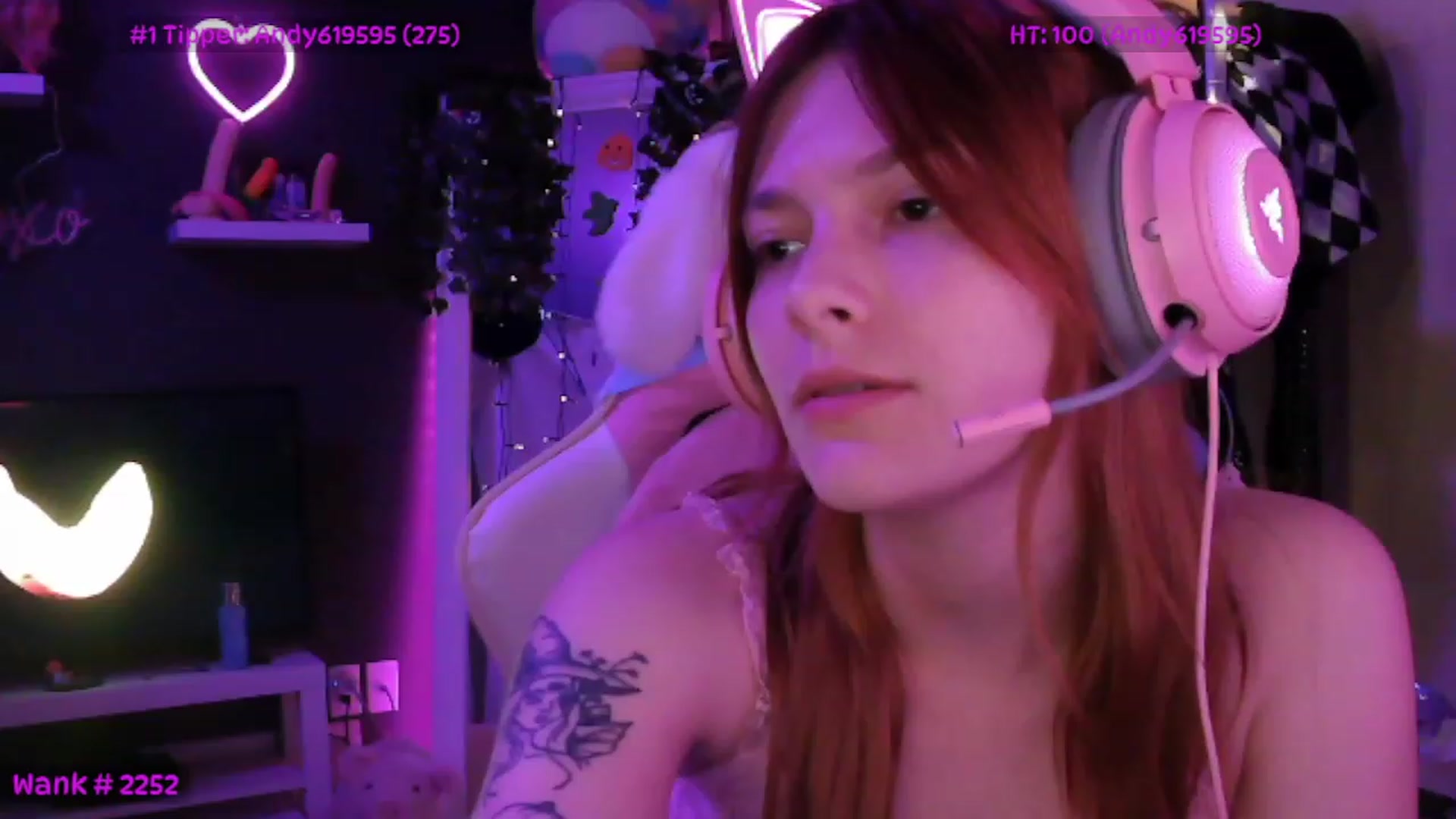 Gallery image thumbnail from LucyAmatura's myfreecams stream on, 11/29/2022, 06:21 image 18 of 20