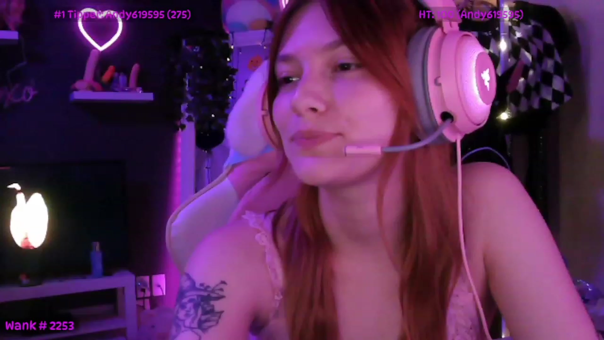 Gallery image thumbnail from LucyAmatura's myfreecams stream on, 11/29/2022, 06:21 image 16 of 20