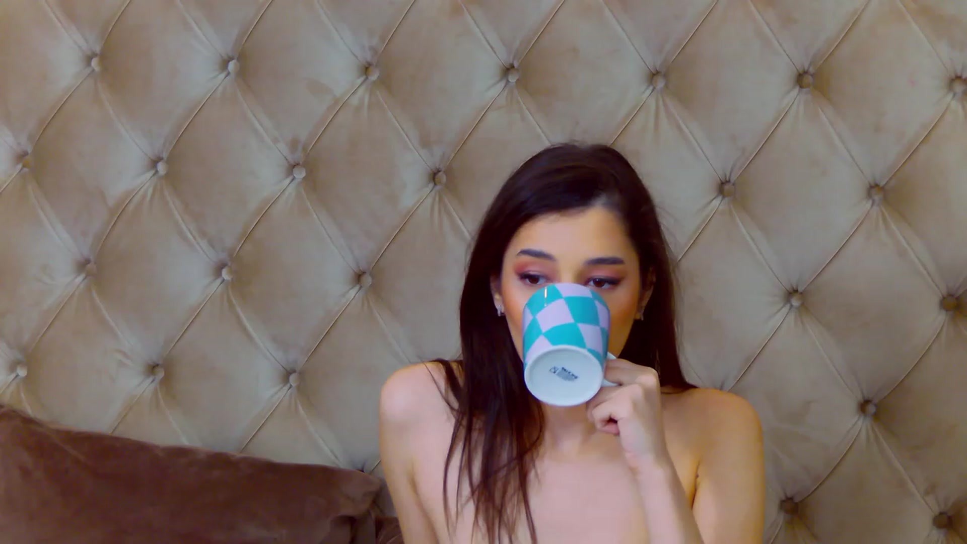 Gallery image thumbnail from LucyBlakes's myfreecams stream on, 03/28/2023, 07:00 image 19 of 20