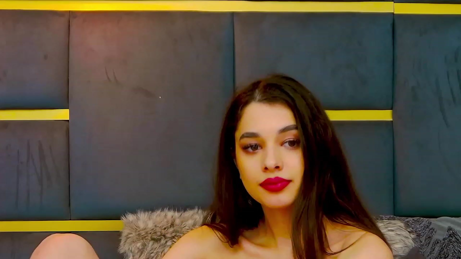 Gallery image thumbnail from LucyBlakes's myfreecams stream on, 04/19/2023, 11:37 image 5 of 20
