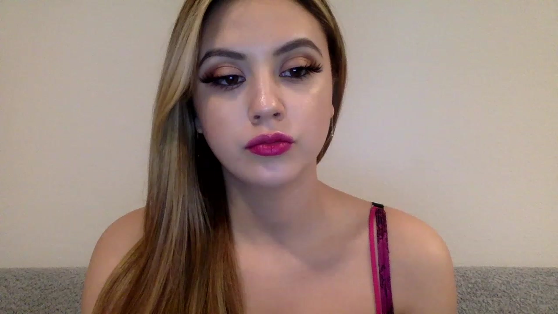 Gallery image thumbnail from LucyDoll_'s myfreecams stream on, 02/05/2023, 11:01 image 3 of 20