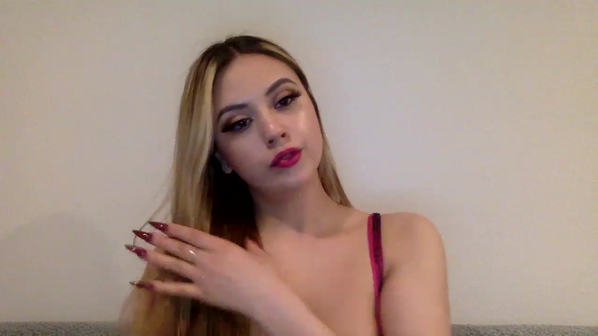 Gallery image thumbnail from LucyDoll_'s myfreecams stream on, 02/05/2023, 11:01 image 2 of 20