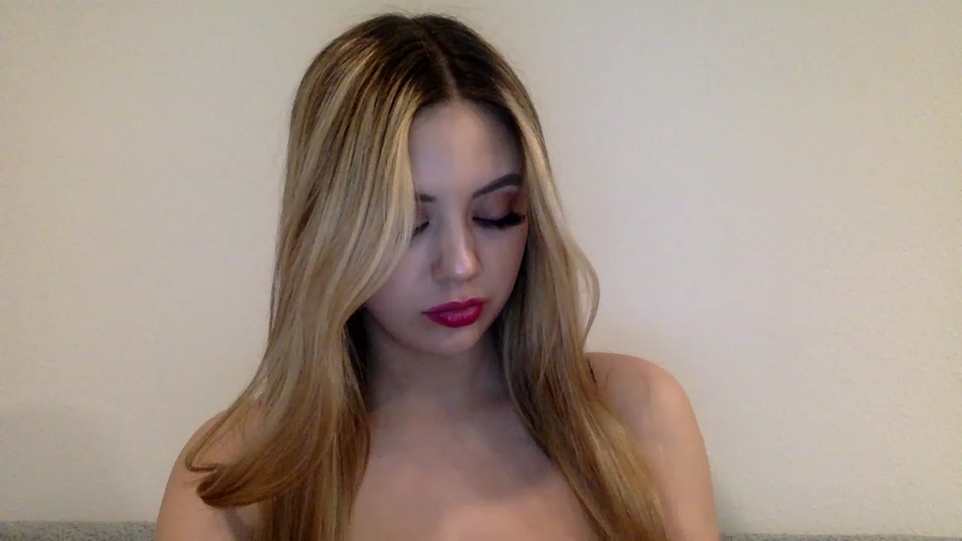 Gallery image thumbnail from LucyDoll_'s myfreecams stream on, 02/05/2023, 11:01 image 18 of 20