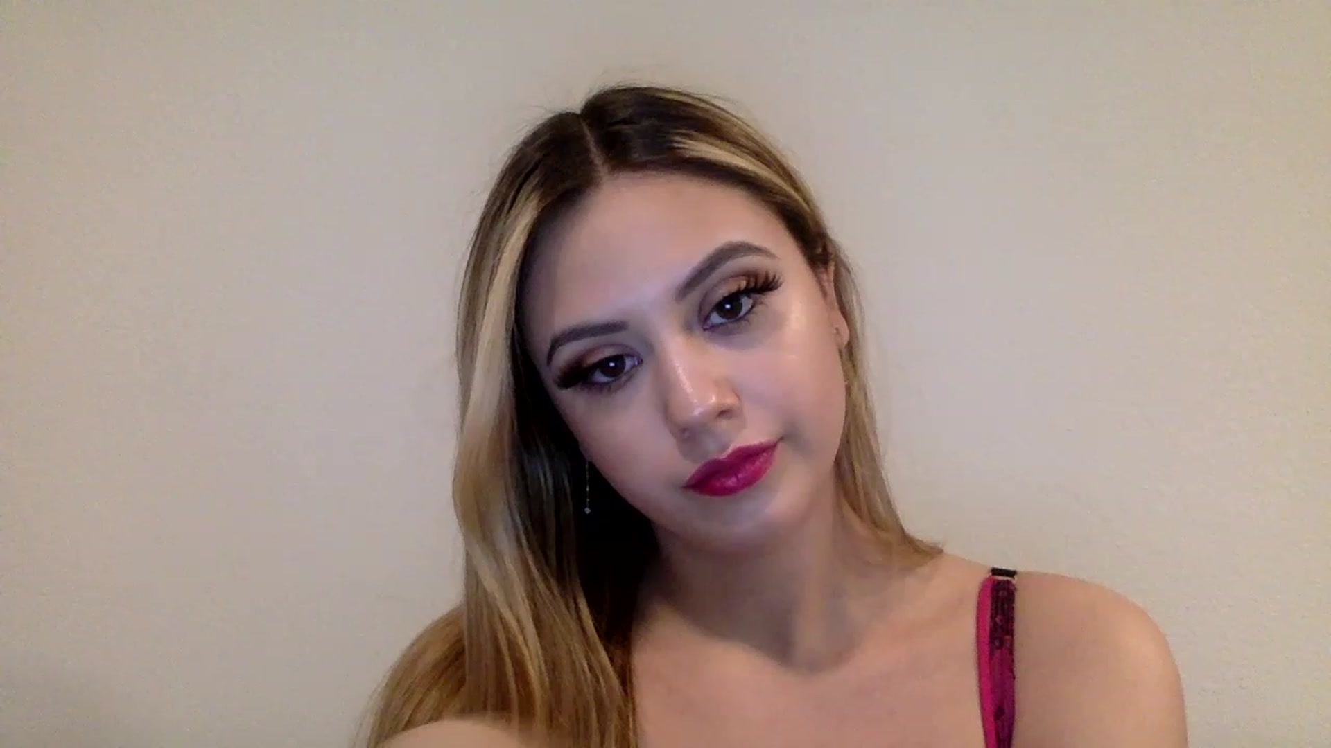 Gallery image thumbnail from LucyDoll_'s myfreecams stream on, 02/05/2023, 11:01 image 15 of 20