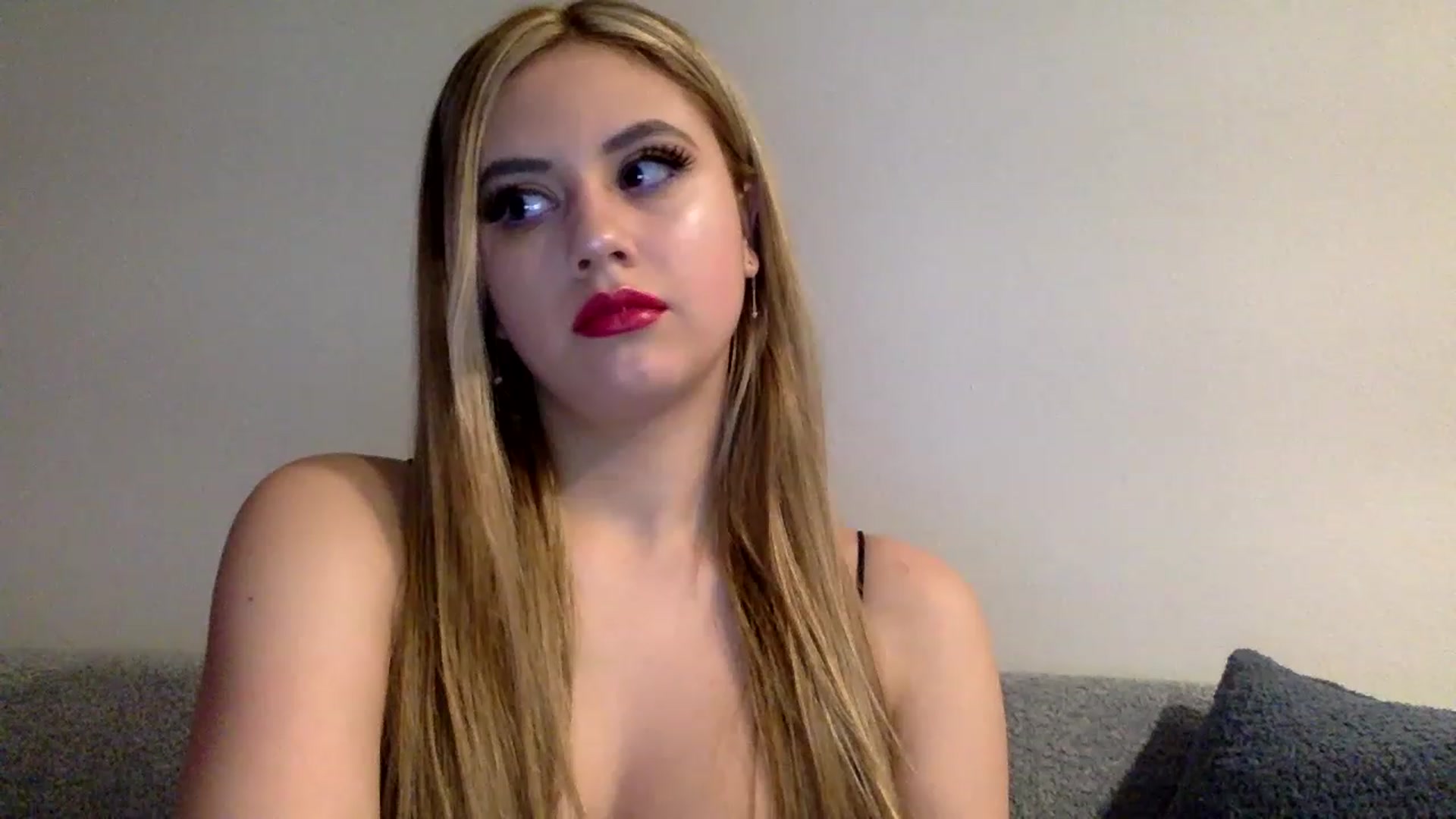 Gallery image thumbnail from LucyDoll_'s myfreecams stream on, 02/20/2023, 10:44 image 15 of 20
