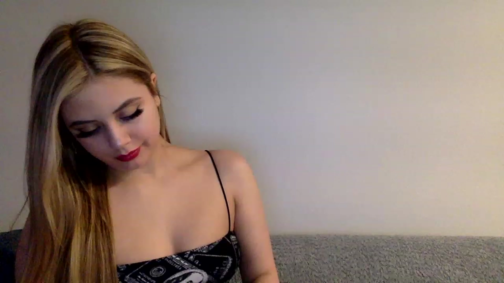 Gallery image thumbnail from LucyDoll_'s myfreecams stream on, 02/20/2023, 10:44 image 8 of 20