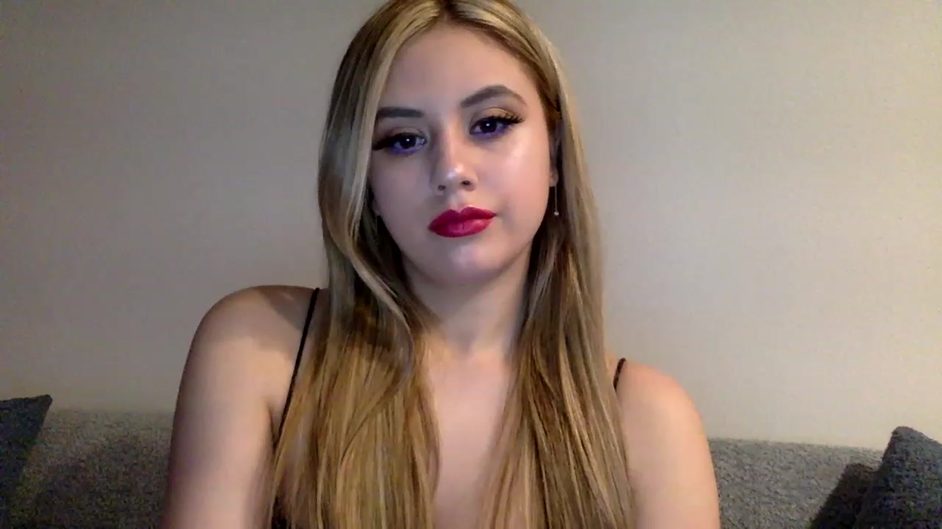 Gallery image thumbnail from LucyDoll_'s myfreecams stream on, 02/20/2023, 10:44 image 17 of 20
