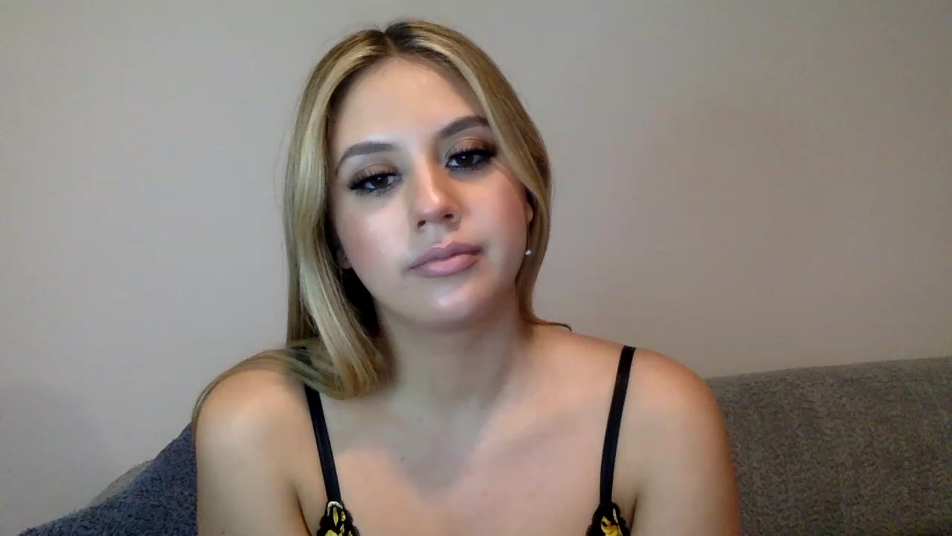 Gallery image thumbnail from LucyDoll_'s myfreecams stream on, 08/20/2023, 07:51 image 16 of 20