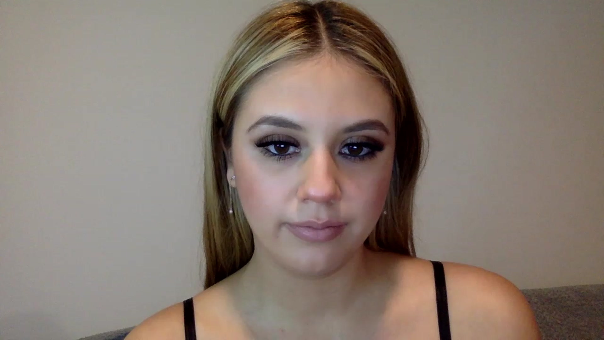 Gallery image thumbnail from LucyDoll_'s myfreecams stream on, 08/20/2023, 07:51 image 4 of 20