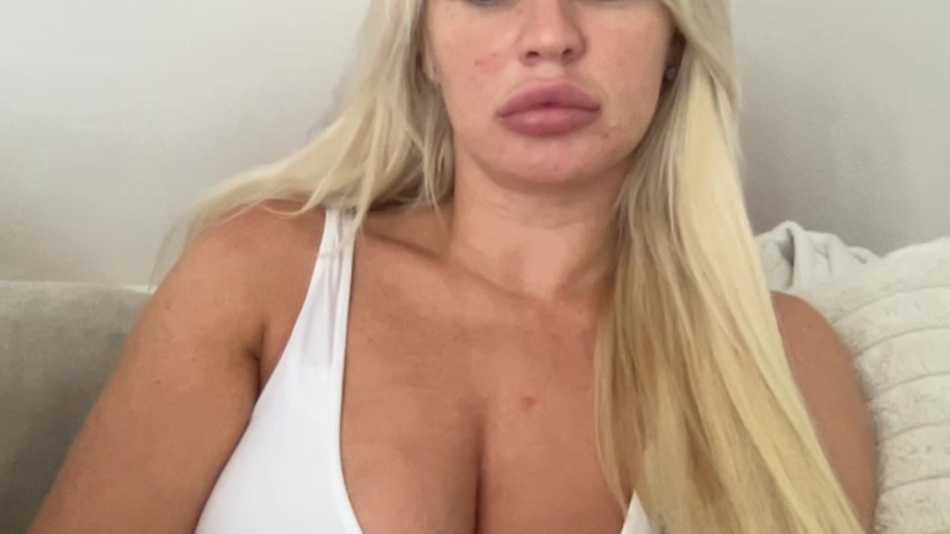 Gallery image thumbnail from LucyJ1's myfreecams stream on, 07/10/2023, 12:54 image 6 of 20