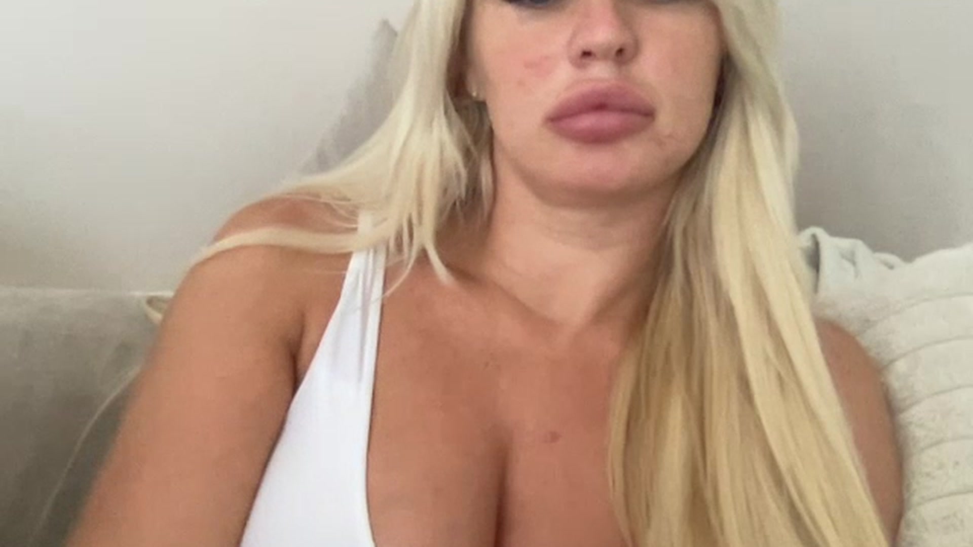 Gallery image thumbnail from LucyJ1's myfreecams stream on, 07/10/2023, 12:54 image 15 of 20