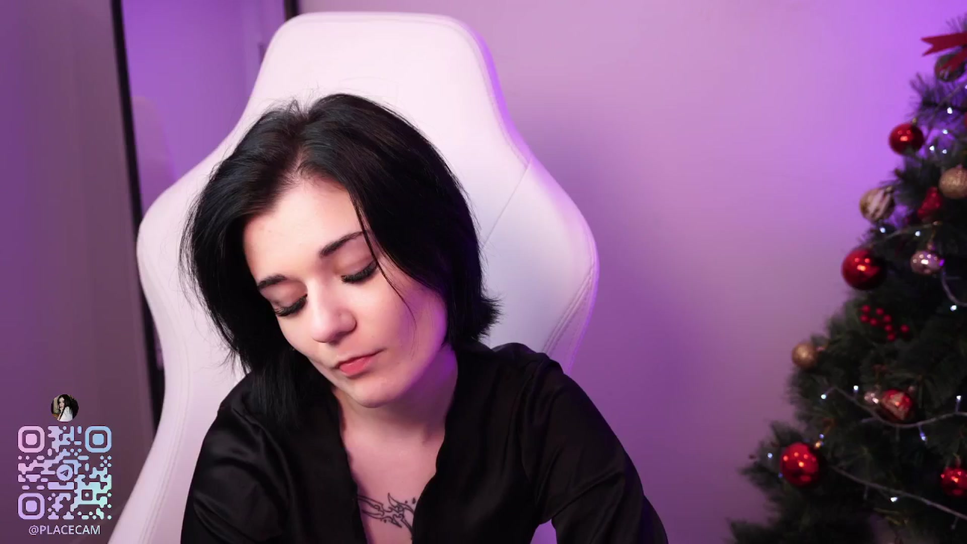 Gallery image thumbnail from LucyKitty18's myfreecams stream on, 12/28/2025, 20:00 image 18 of 20