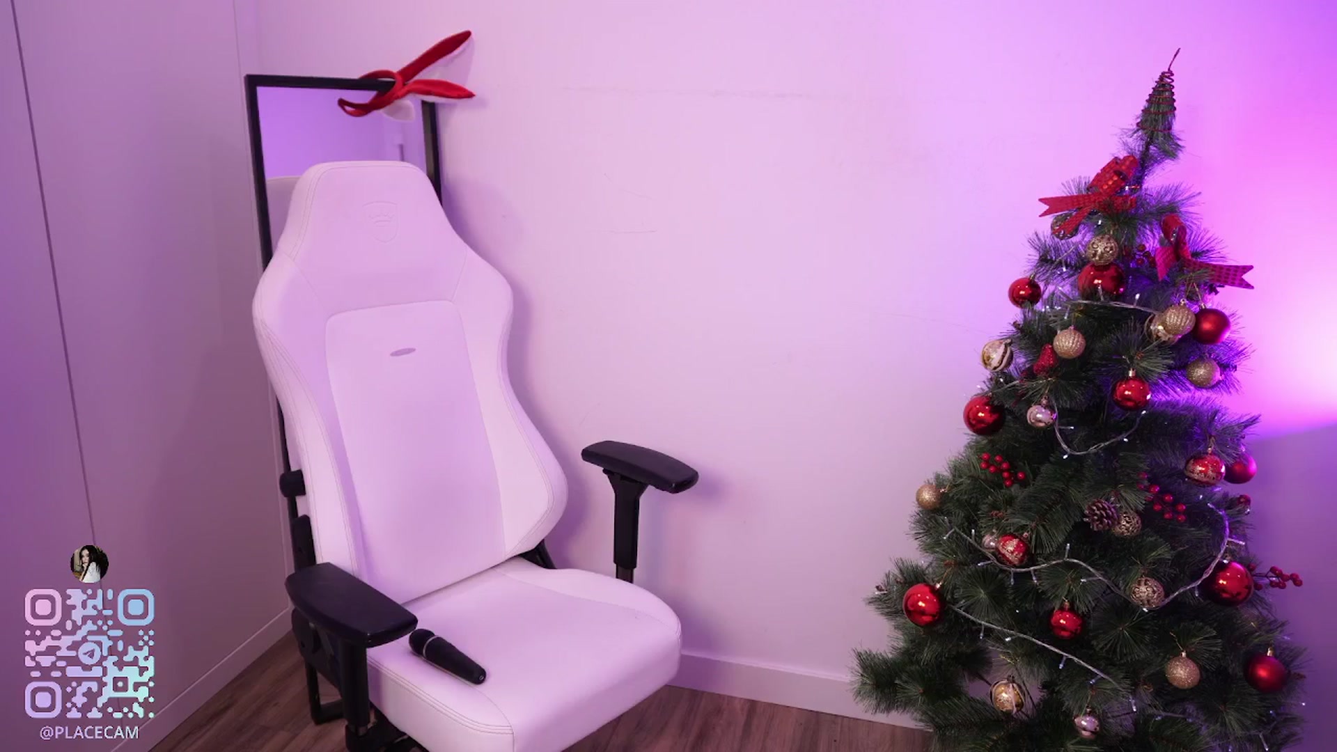 Gallery image thumbnail from LucyKitty18's myfreecams stream on, 12/28/2025, 20:00 image 7 of 20