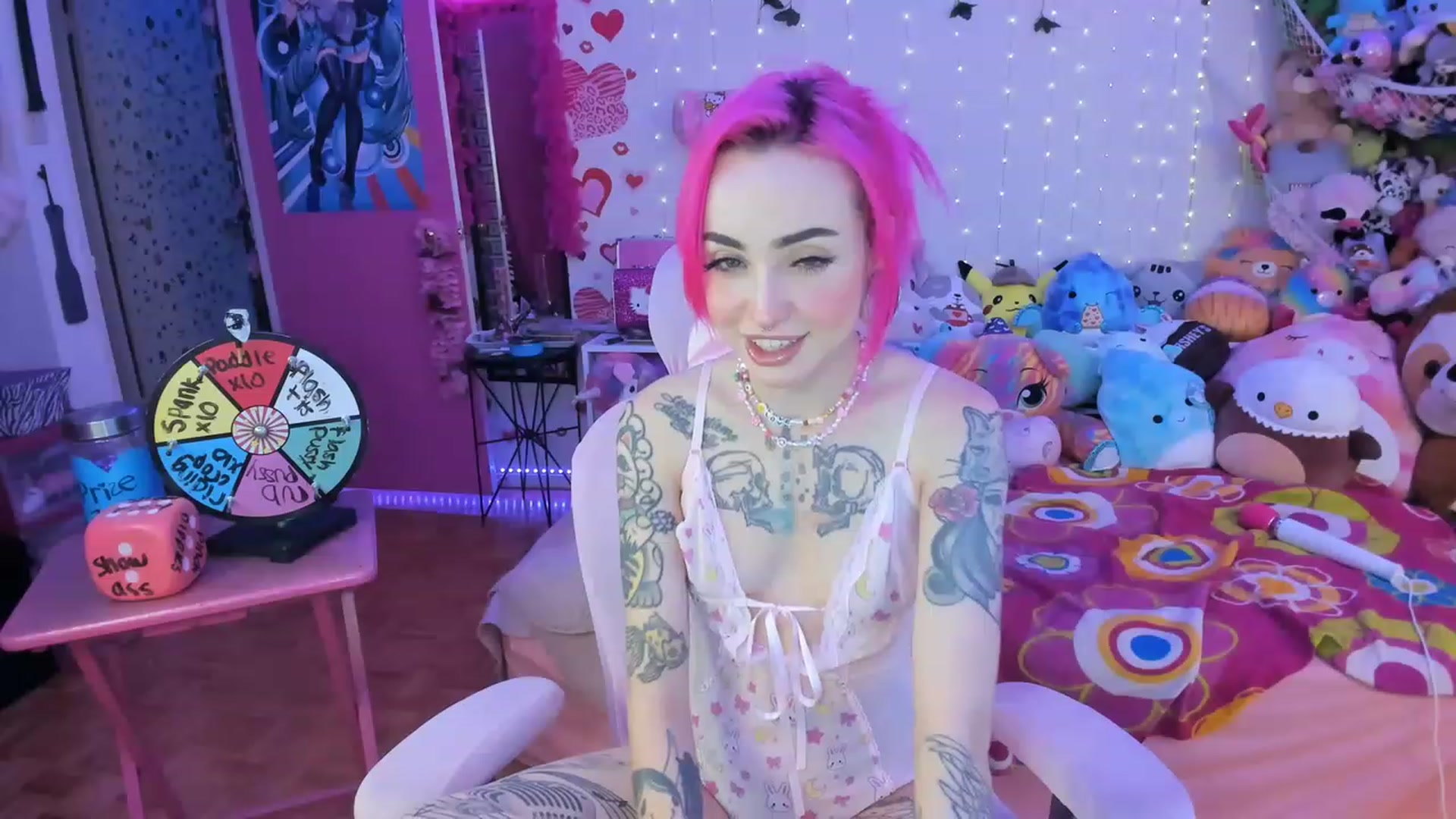 Gallery image thumbnail from LucyLovesick's myfreecams stream on, 11/25/2022, 04:00 image 9 of 20