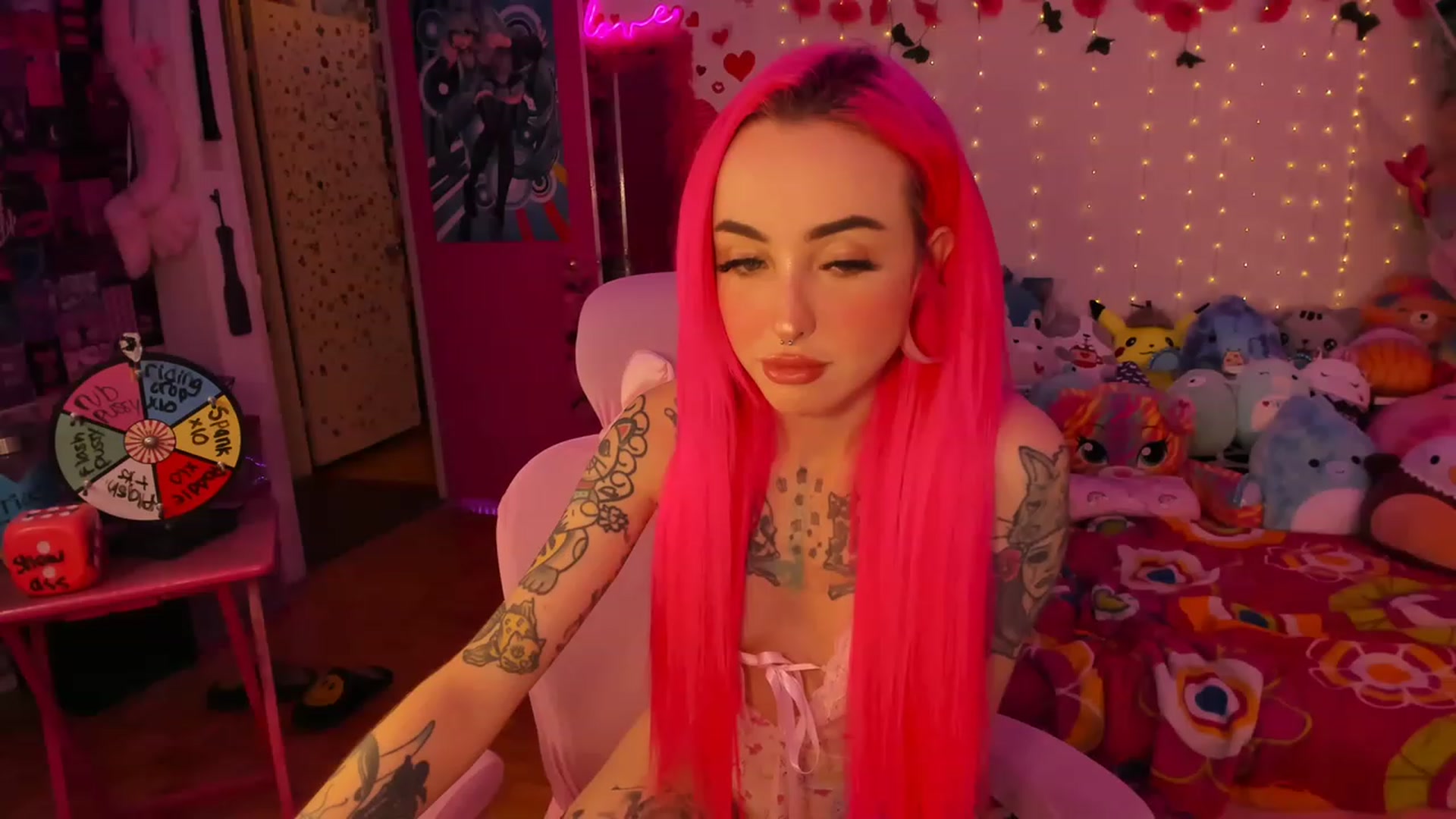 Gallery image thumbnail from LucyLovesick's myfreecams stream on, 12/03/2022, 02:13 image 19 of 20