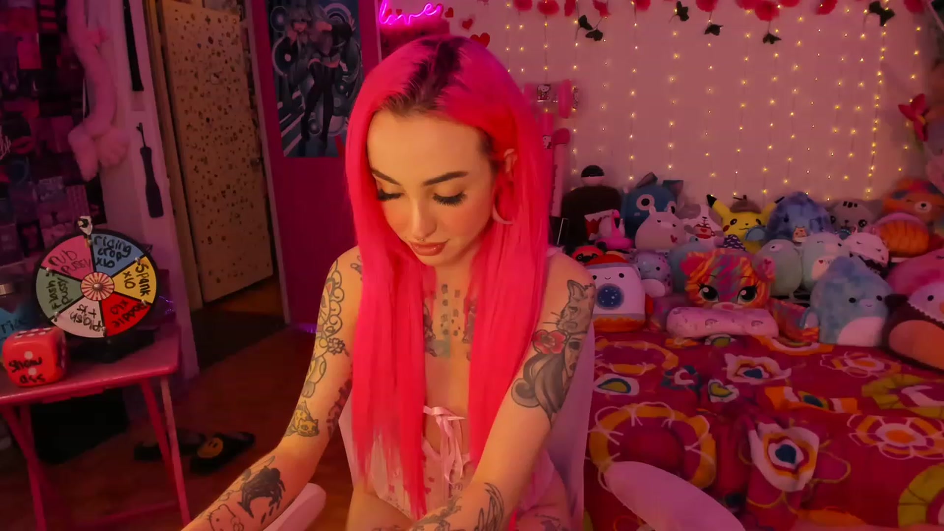 Gallery image thumbnail from LucyLovesick's myfreecams stream on, 12/03/2022, 02:13 image 18 of 20