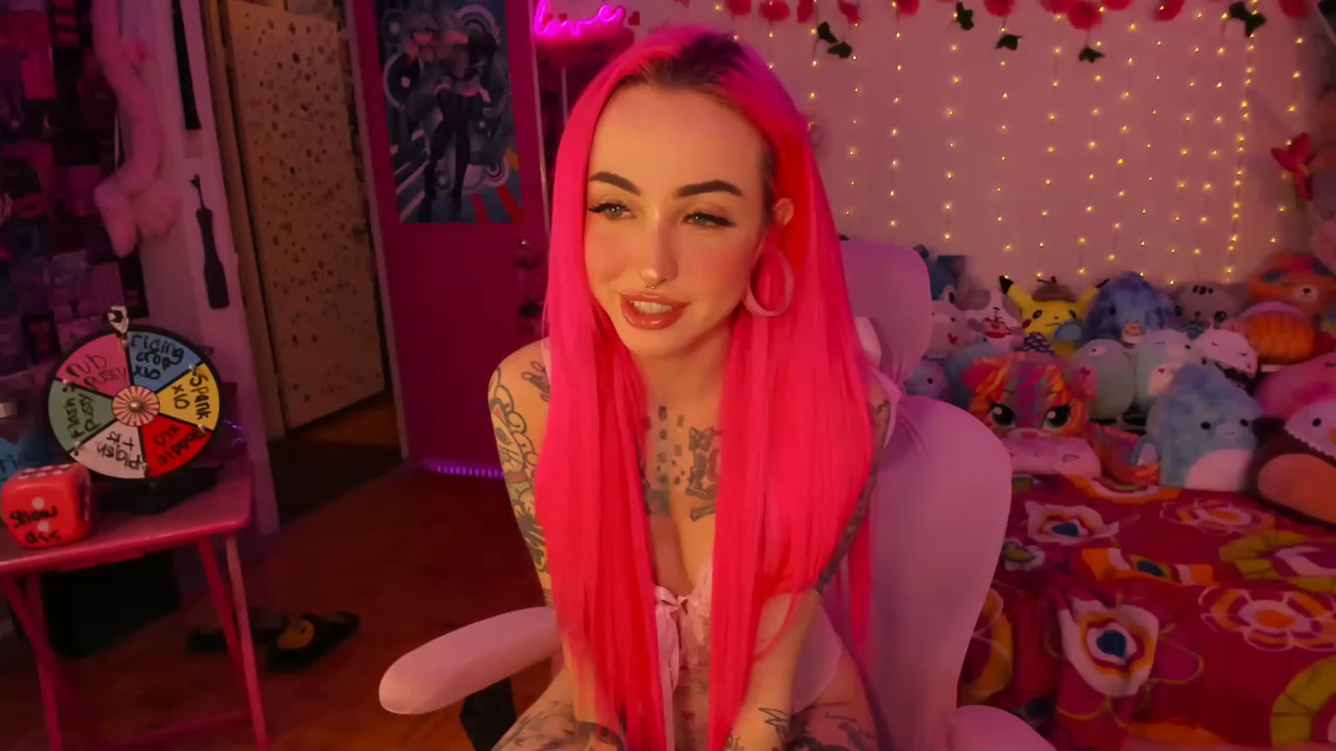 Gallery image thumbnail from LucyLovesick's myfreecams stream on, 12/03/2022, 02:13 image 4 of 20