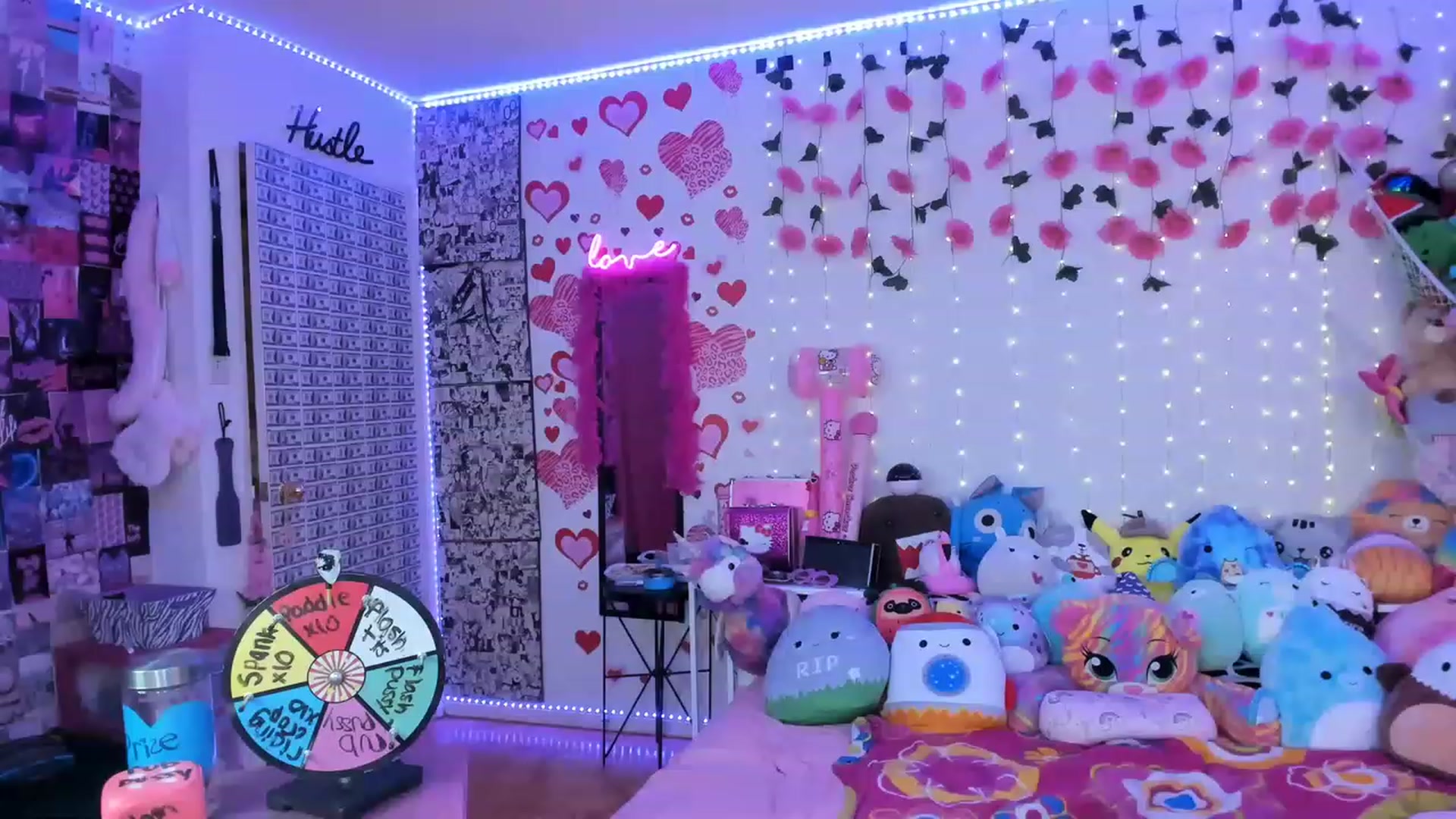 Gallery image thumbnail from LucyLovesick's myfreecams stream on, 12/06/2022, 02:10 image 13 of 20