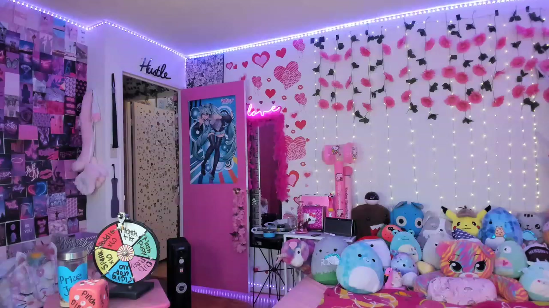 Gallery image thumbnail from LucyLovesick's myfreecams stream on, 12/28/2022, 03:51 image 13 of 20
