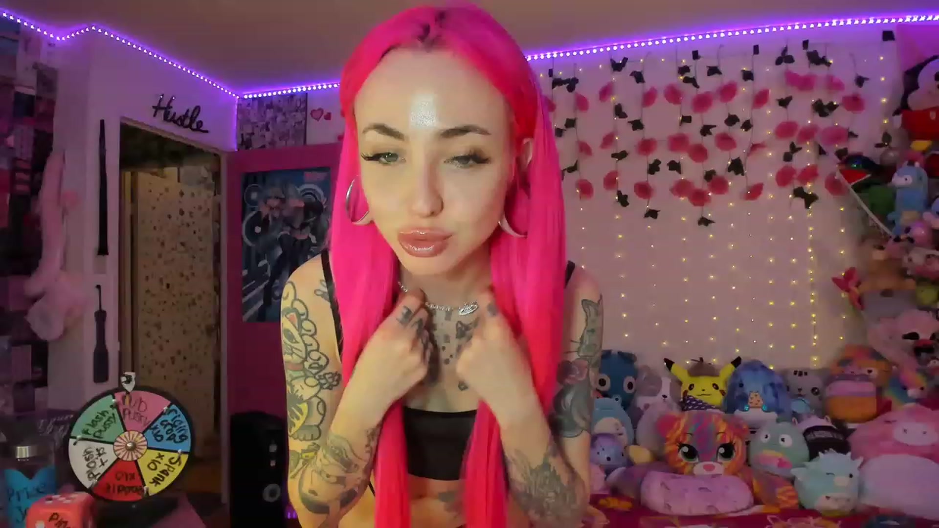 Gallery image thumbnail from LucyLovesick's myfreecams stream on, 12/30/2022, 04:11 image 5 of 20
