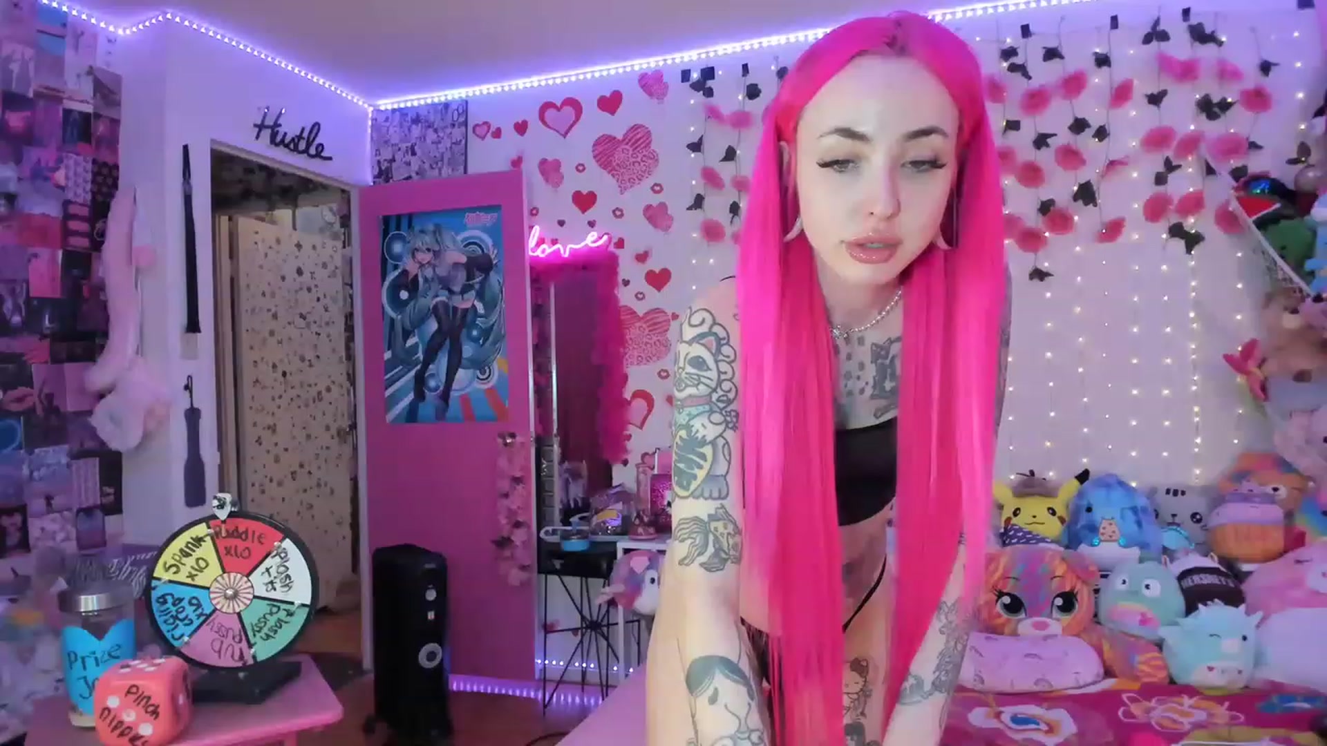 Gallery image thumbnail from LucyLovesick's myfreecams stream on, 12/30/2022, 05:01 image 13 of 20