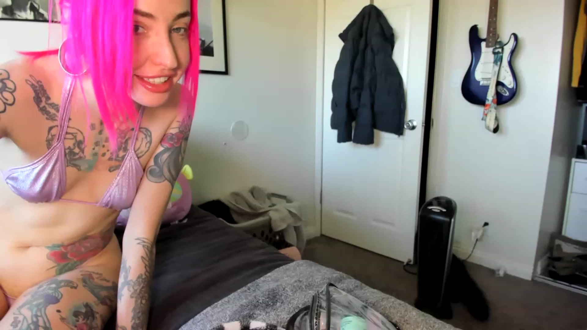 Gallery image thumbnail from LucyLovesick's myfreecams stream on, 03/02/2023, 24:25 image 6 of 20