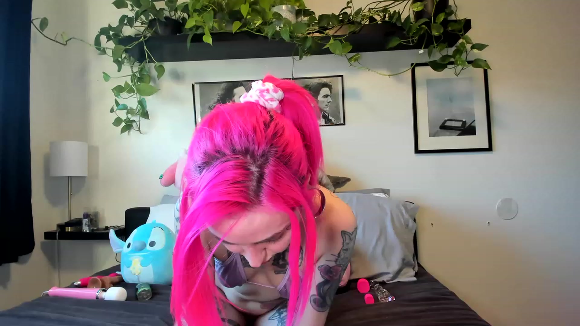 Gallery image thumbnail from LucyLovesick's myfreecams stream on, 03/02/2023, 01:33 image 1 of 20