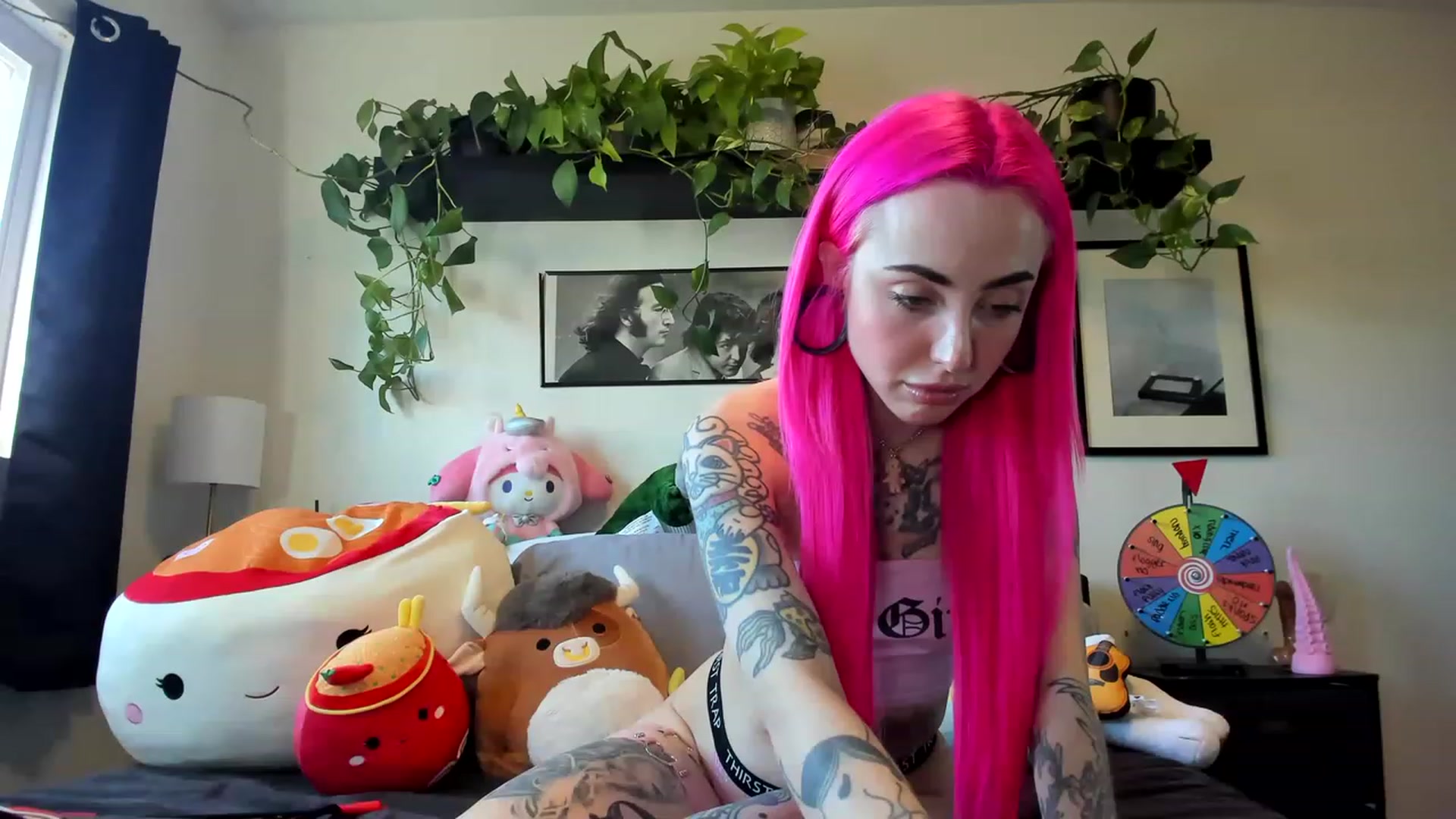 Gallery image thumbnail from LucyLovesick's myfreecams stream on, 03/28/2023, 24:01 image 5 of 20