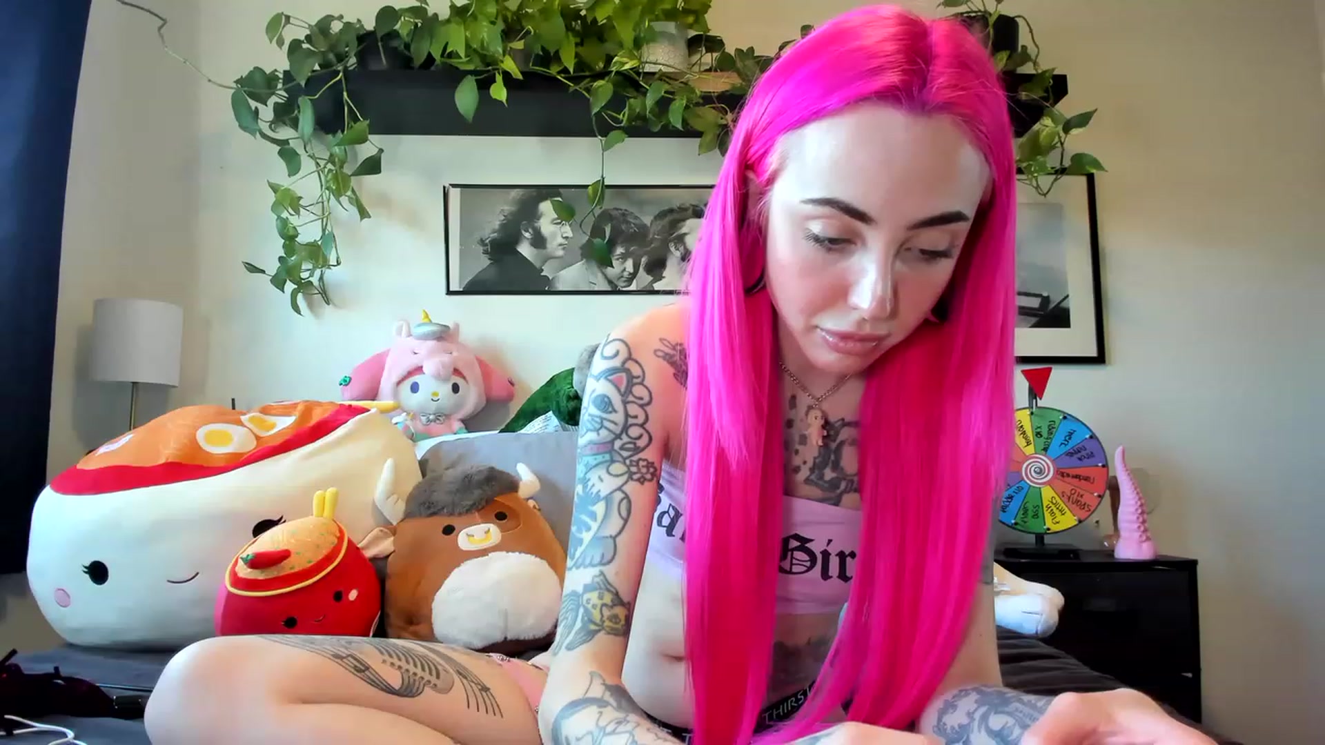 Gallery image thumbnail from LucyLovesick's myfreecams stream on, 03/28/2023, 24:01 image 19 of 20
