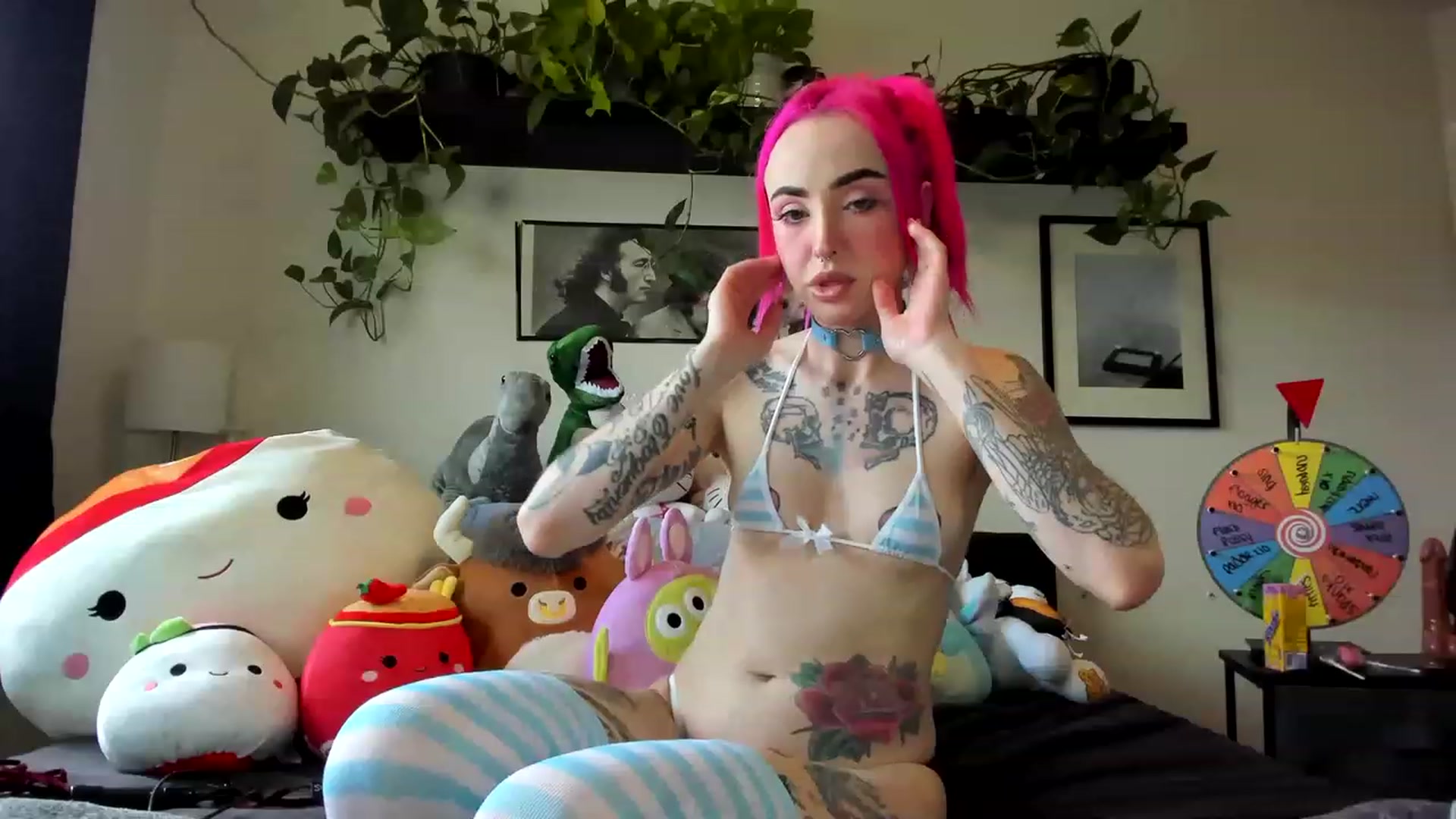 Gallery image thumbnail from LucyLovesick's myfreecams stream on, 04/03/2023, 21:28 image 7 of 20