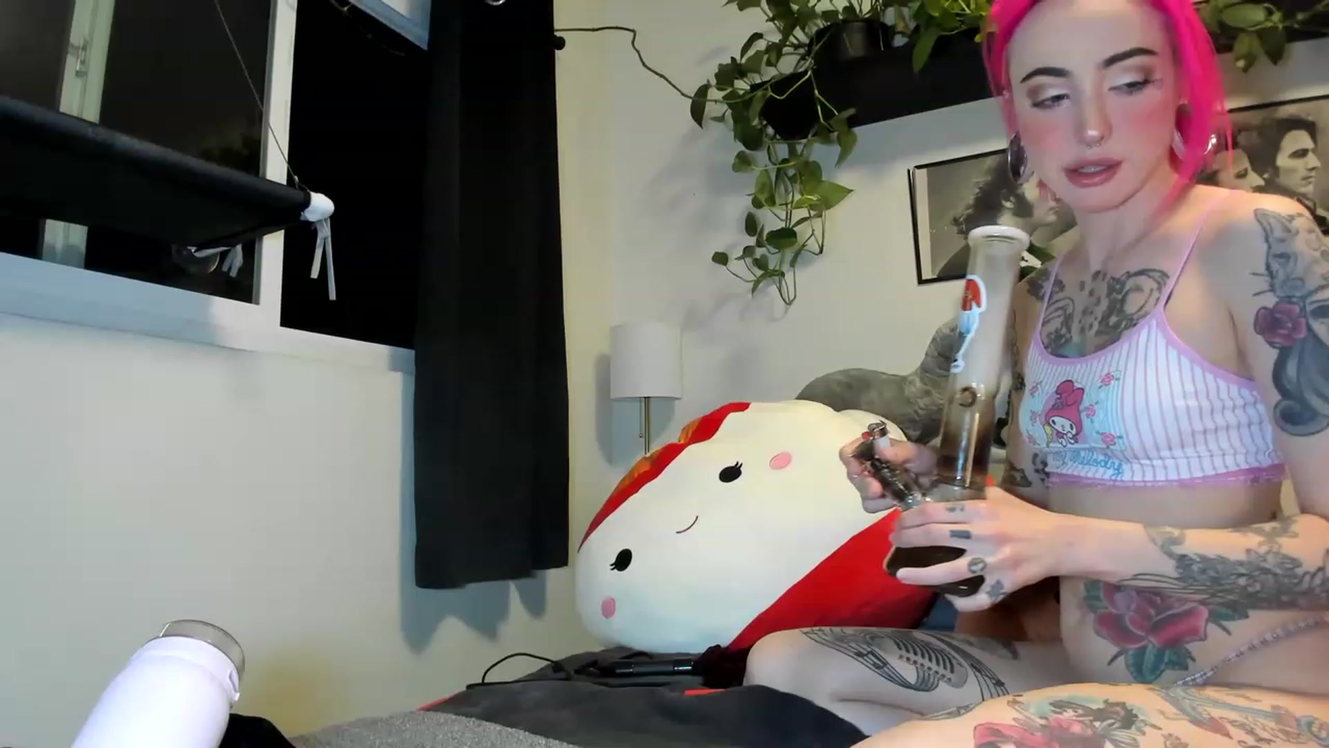 Gallery image thumbnail from LucyLovesick's myfreecams stream on, 04/05/2023, 03:19 image 18 of 20