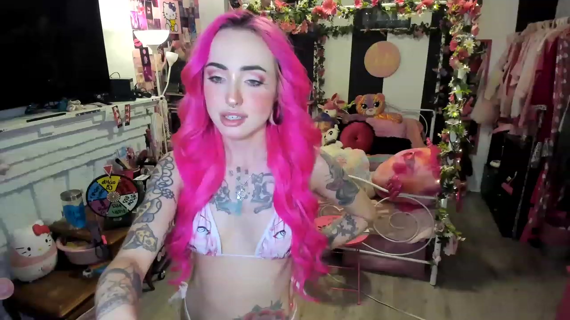 Gallery image thumbnail from LucyLovesick's myfreecams stream on, 05/07/2023, 24:02 image 15 of 20