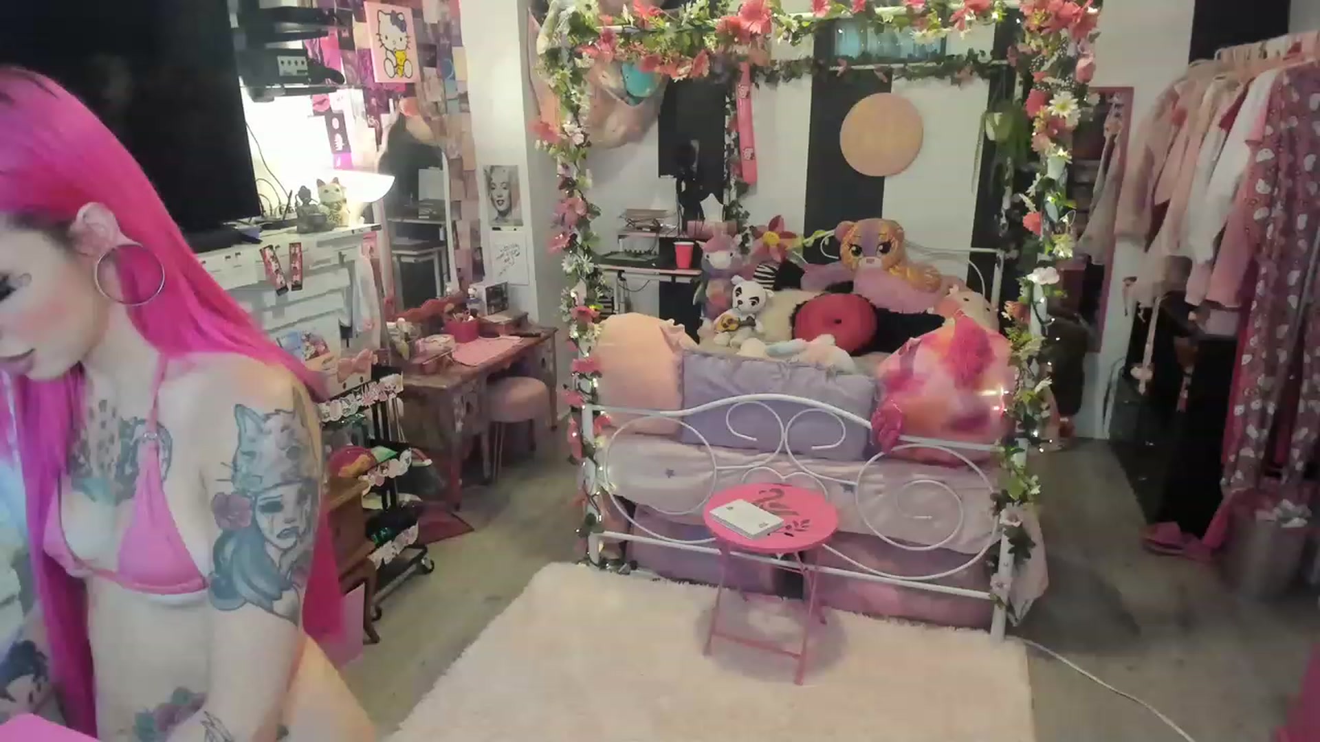 Gallery image thumbnail from LucyLovesick's myfreecams stream on, 05/30/2023, 20:23 image 20 of 20