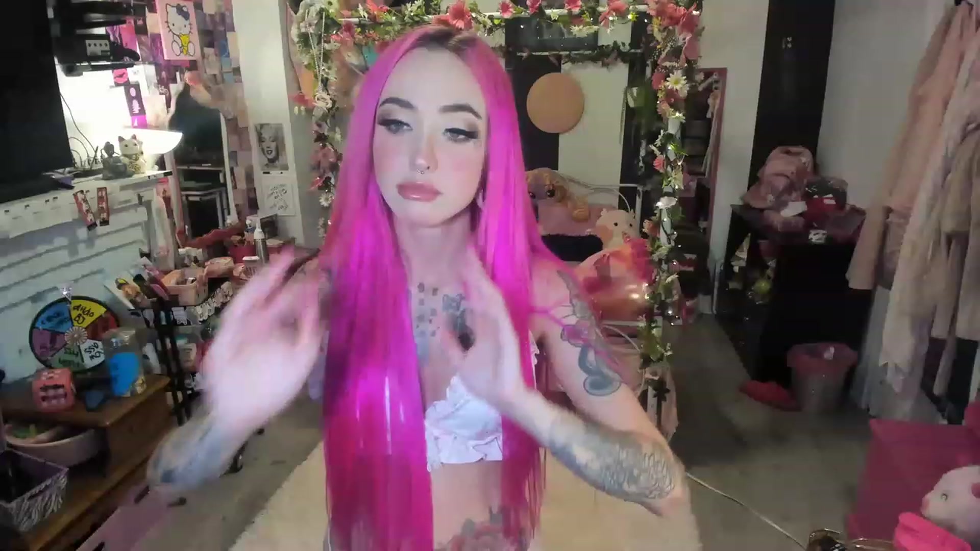 Gallery image thumbnail from LucyLovesick's myfreecams stream on, 06/02/2023, 24:13 image 9 of 20