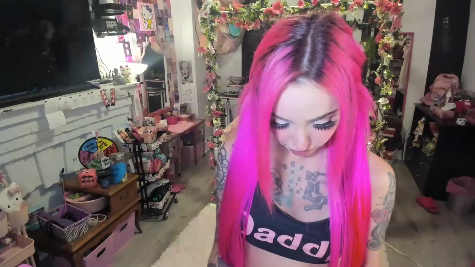 Gallery image thumbnail from LucyLovesick's myfreecams stream on, 06/02/2023, 03:46 image 16 of 20